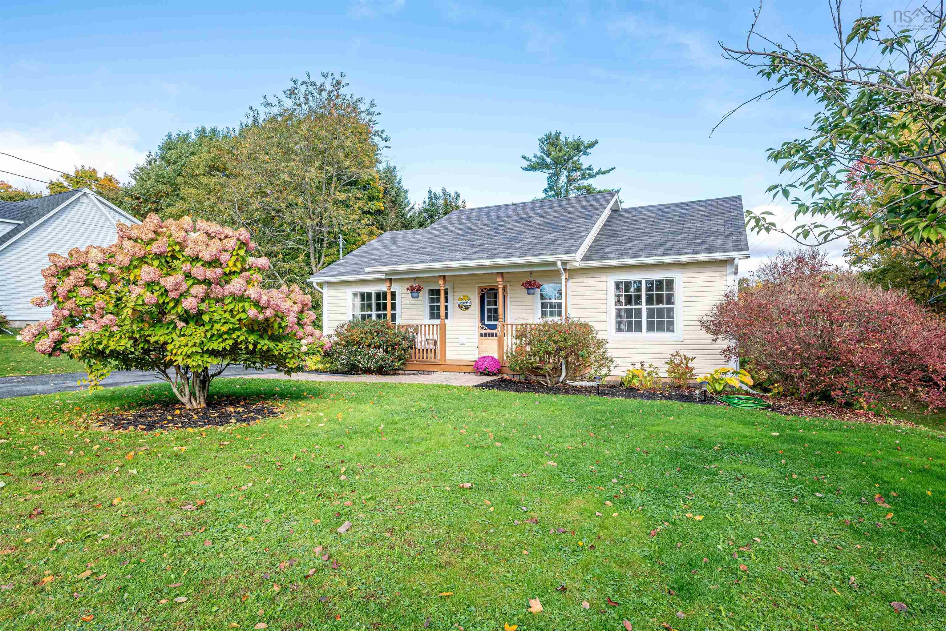 $549,900.00: 540 Falmouth Back Road, Falmouth