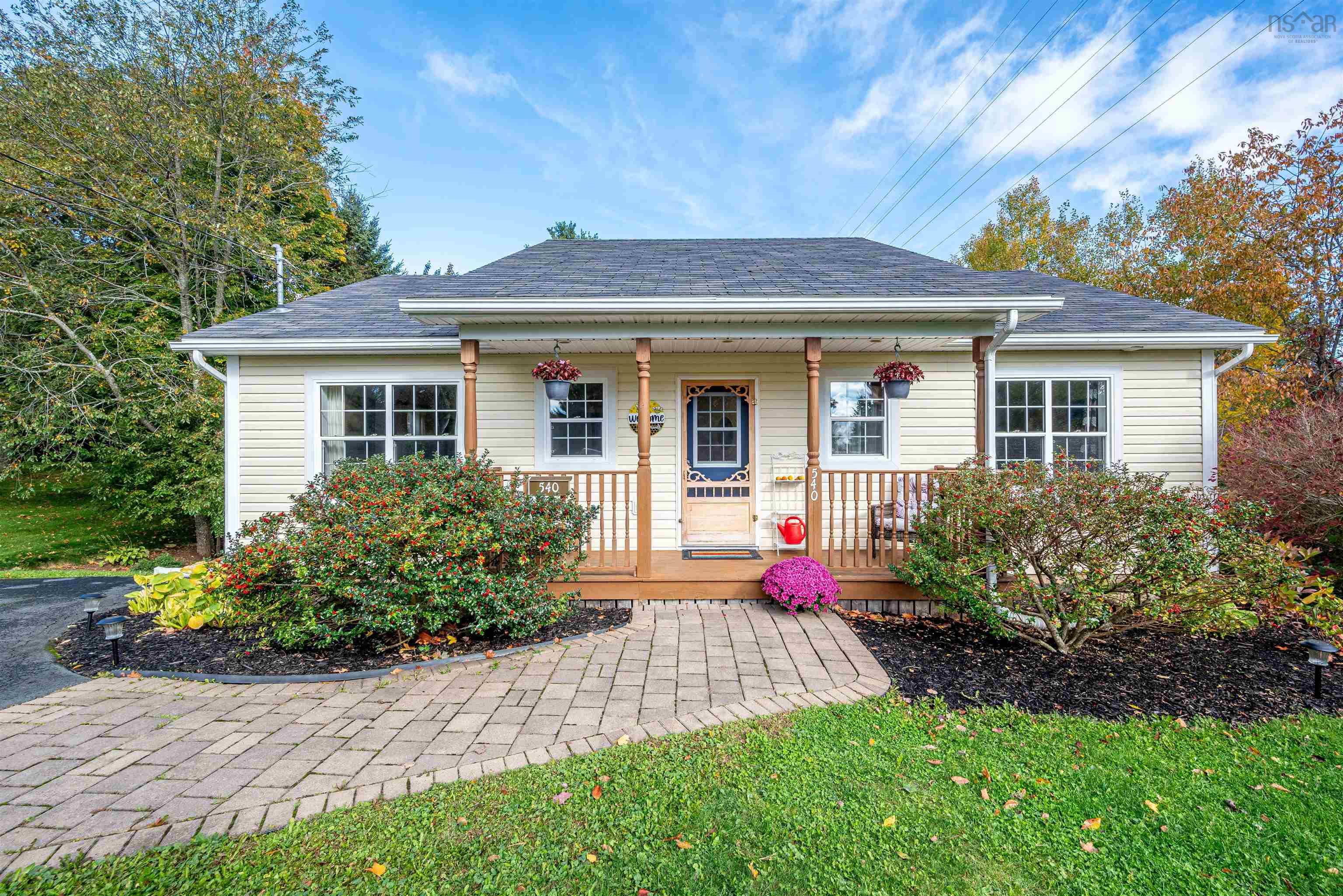 $549,900.00: 540 Falmouth Back Road, Falmouth
