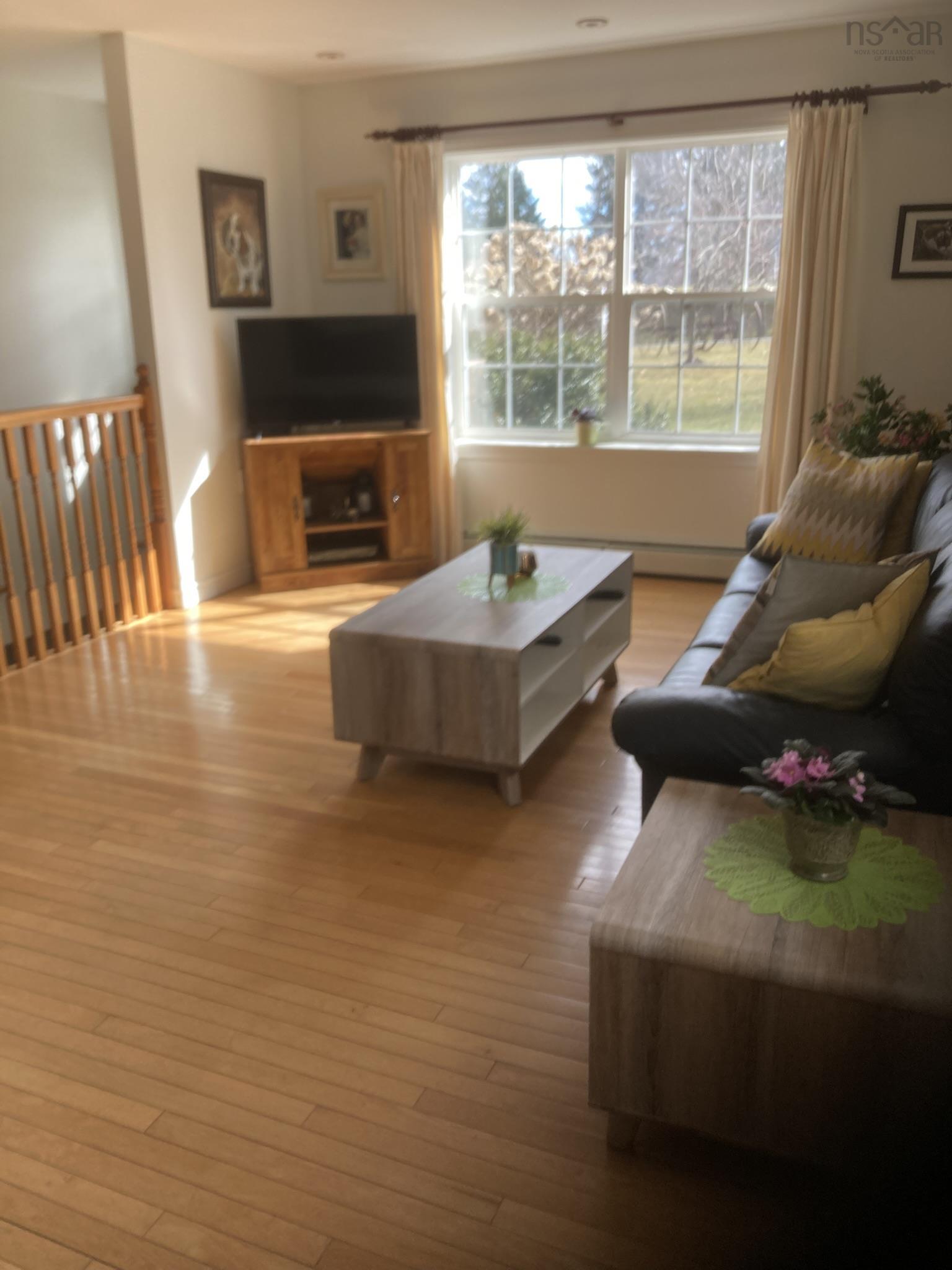 $549,900.00: 540 Falmouth Back Road, Falmouth