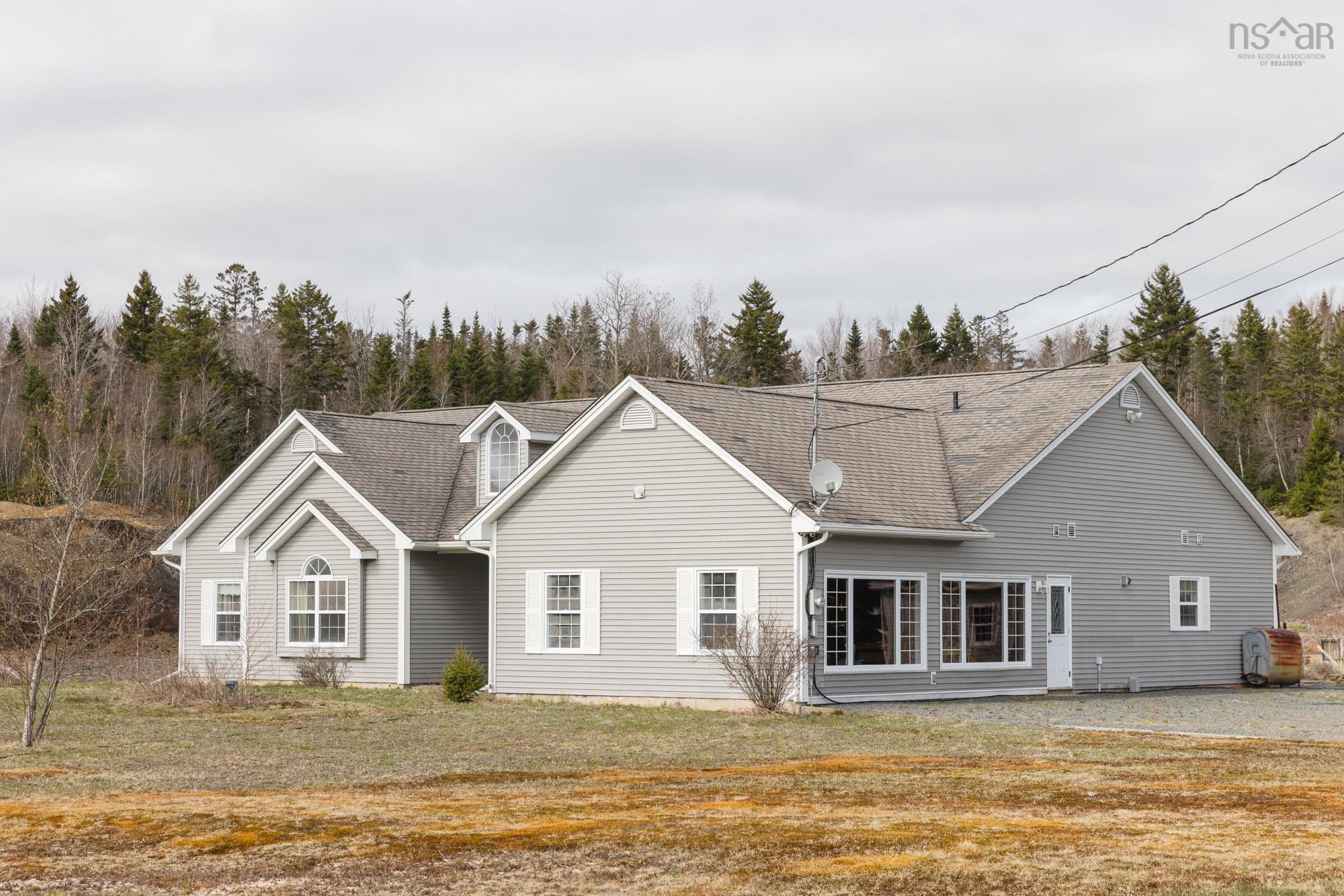 $1,500,000.00: 315 Highway 1, Mount Uniacke