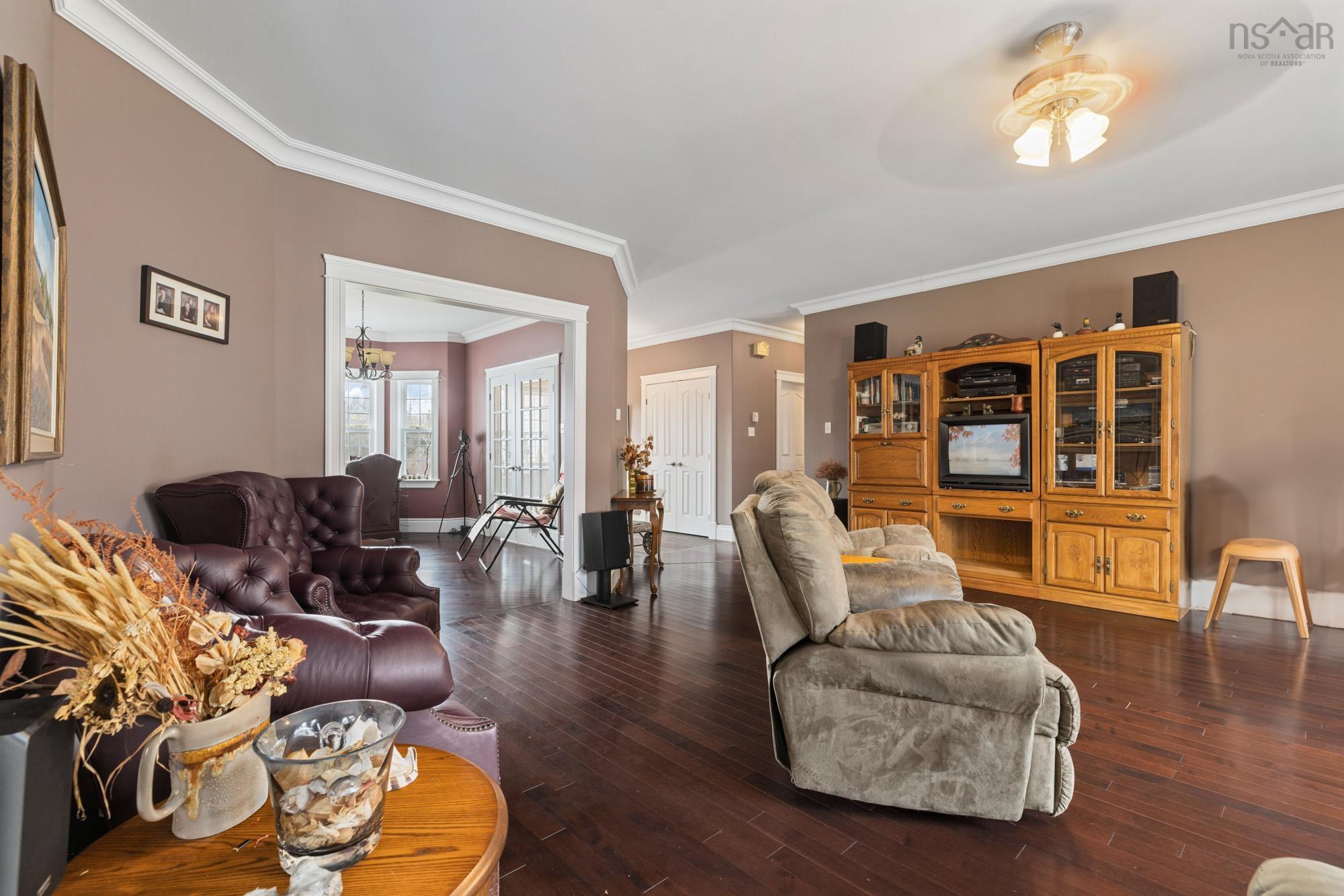 $1,500,000.00: 315 Highway 1, Mount Uniacke