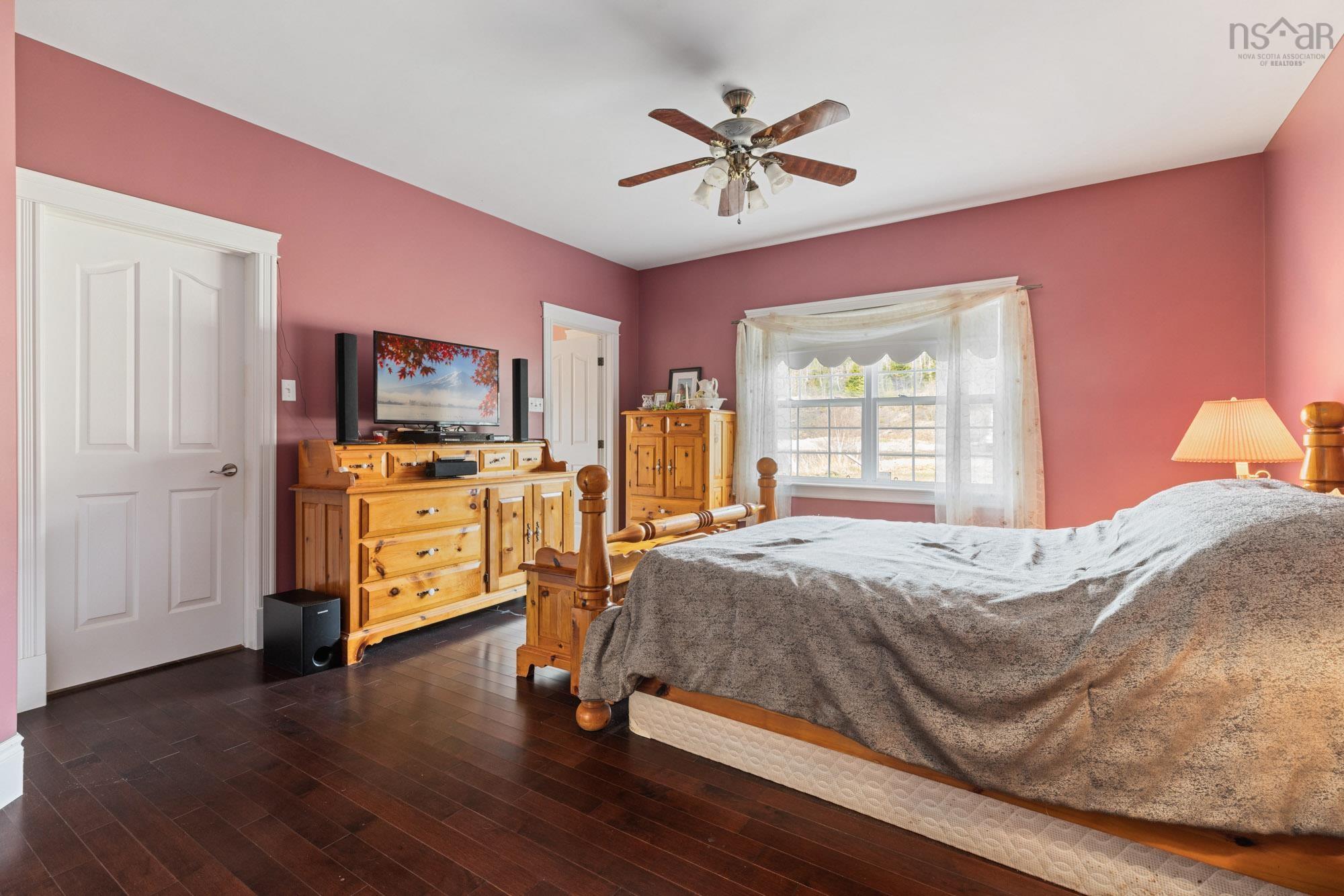 $1,500,000.00: 315 Highway 1, Mount Uniacke