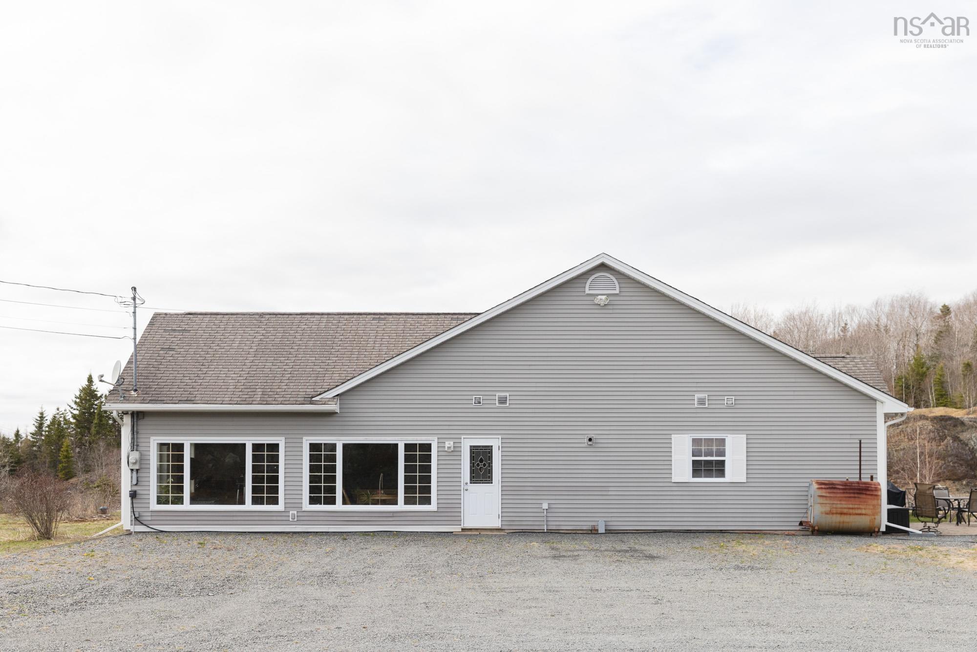 $1,500,000.00: 315 Highway 1, Mount Uniacke