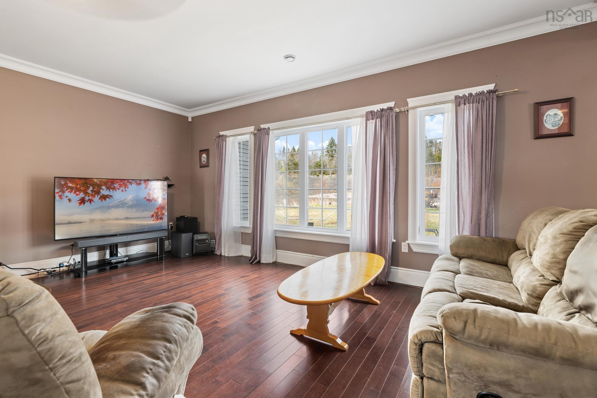 $1,500,000.00: 315 Highway 1, Mount Uniacke