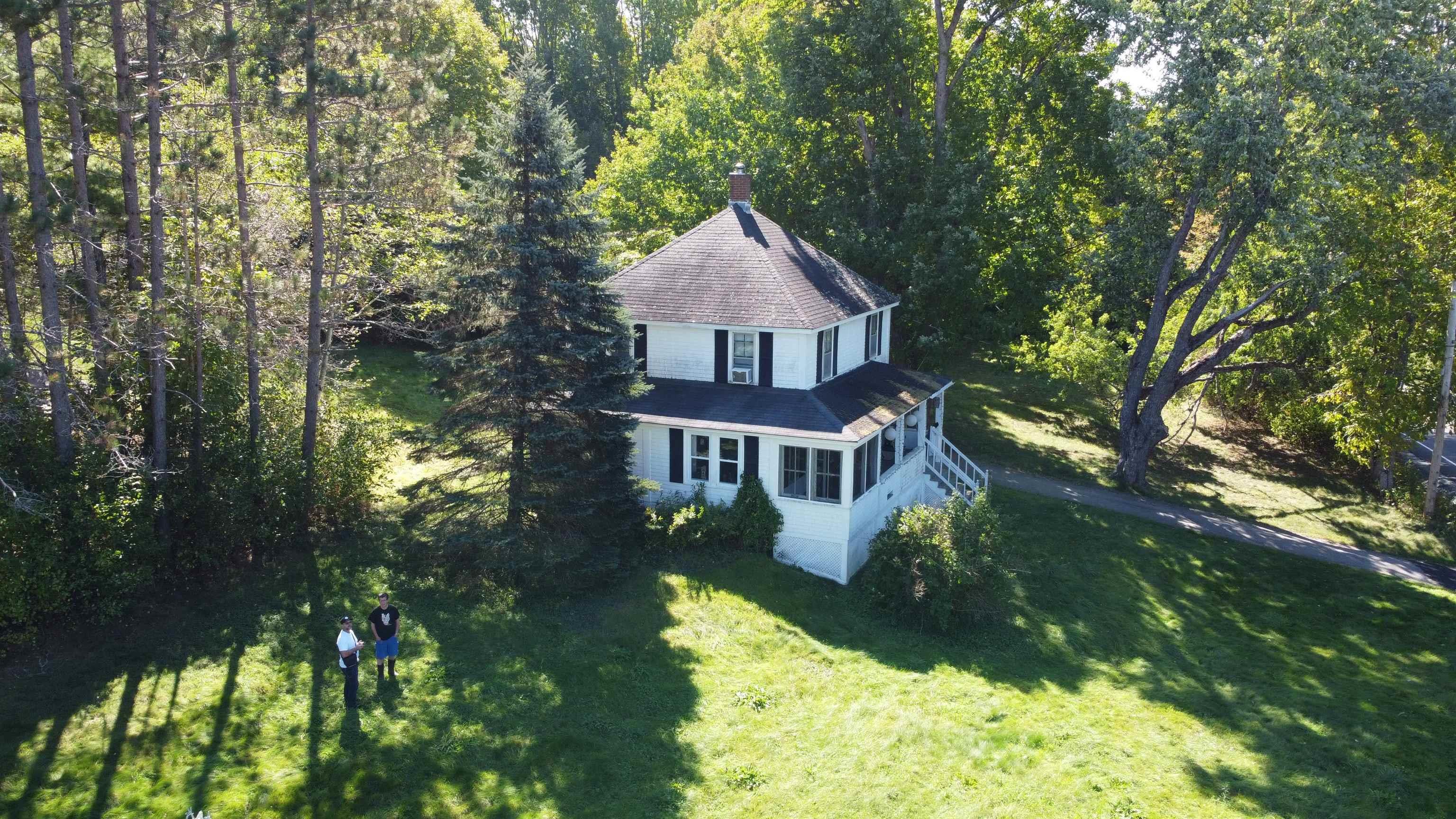 $324,900.00: 6881 Highway 208, South Brookfield