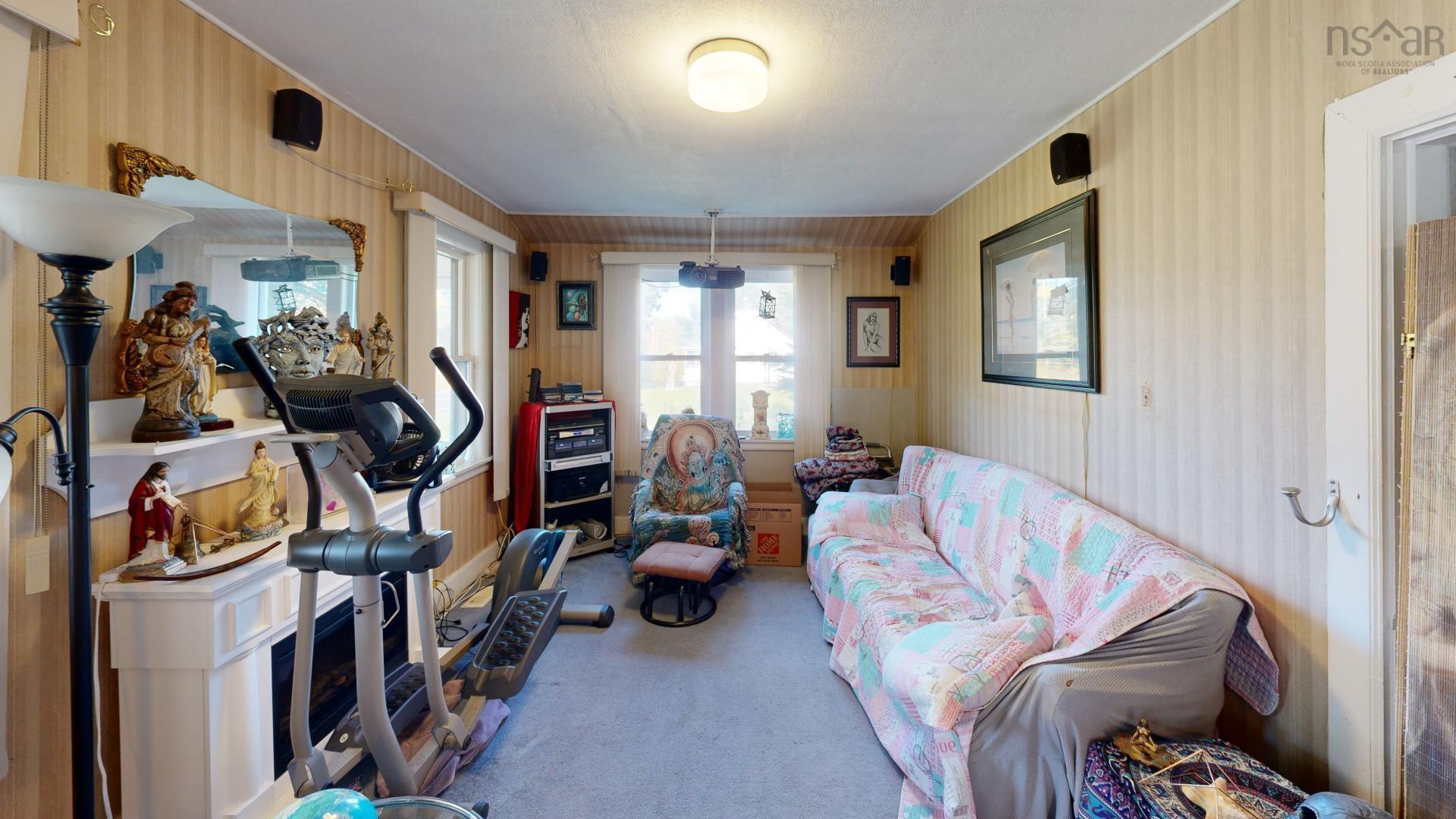 $324,900.00: 6881 Highway 208, South Brookfield