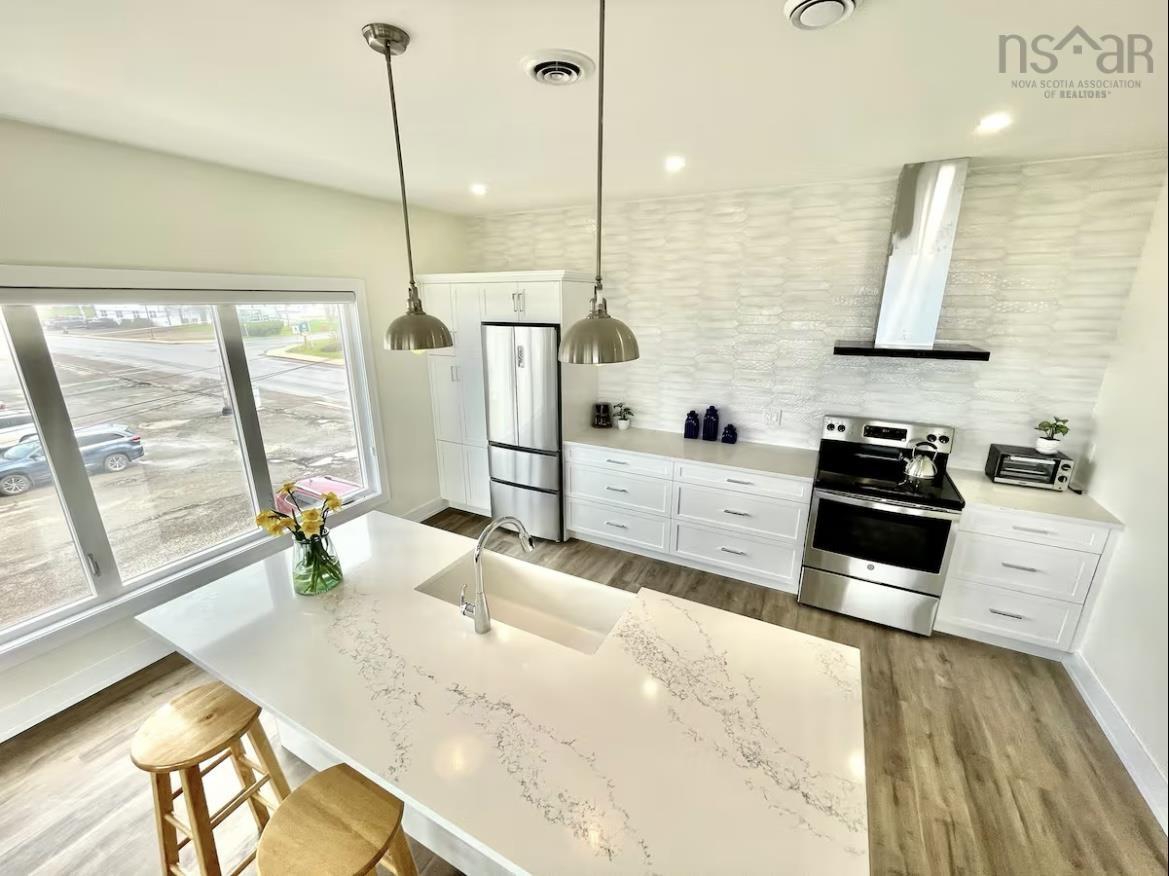 $1,800,000.00: 15751 Central Avenue, Inverness
