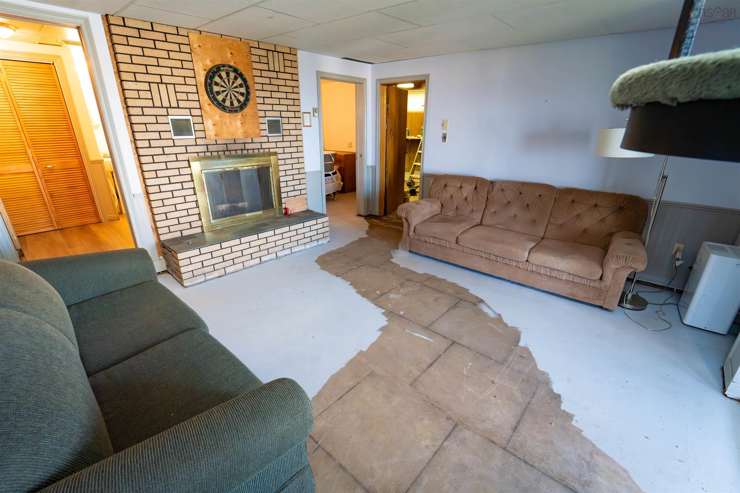 $349,900.00: 62 Seacrest Lane, Linden