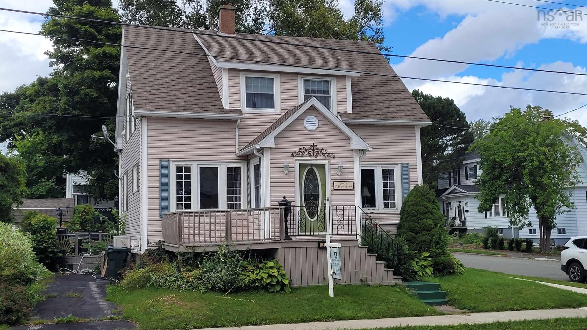 31 Royal Avenue 