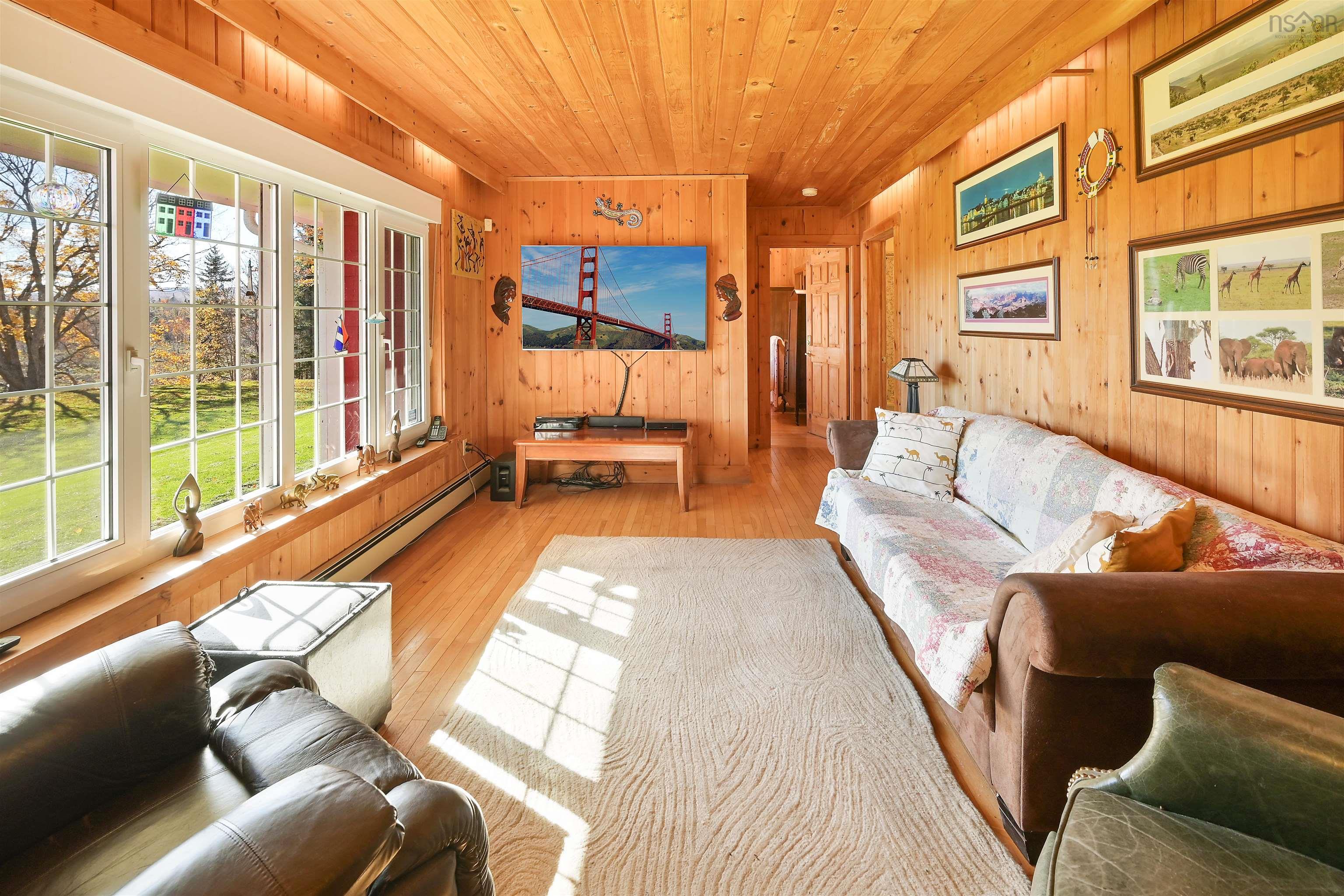 $999,900.00: 2639 Cabot Trail, Middle River