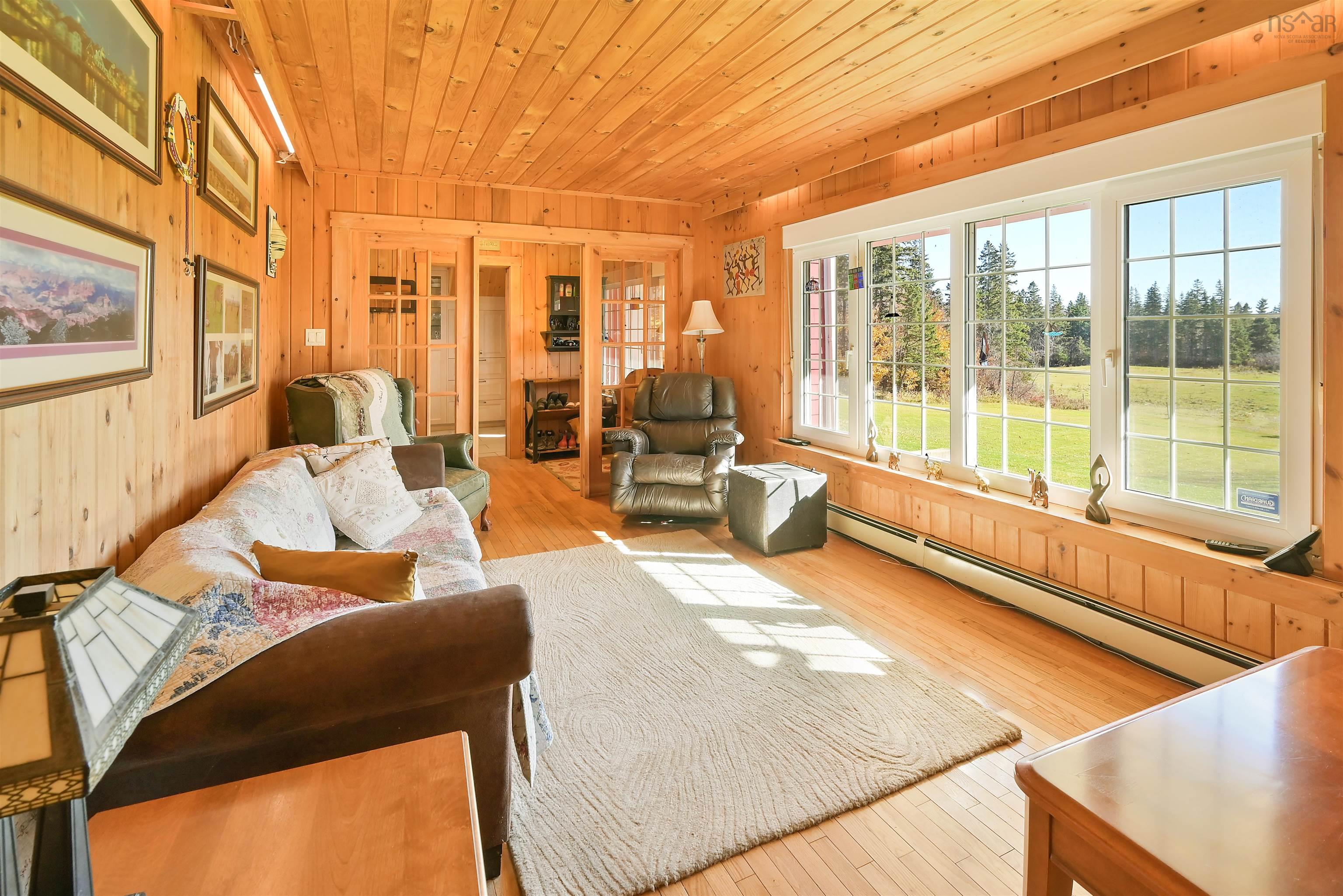 $999,900.00: 2639 Cabot Trail, Middle River