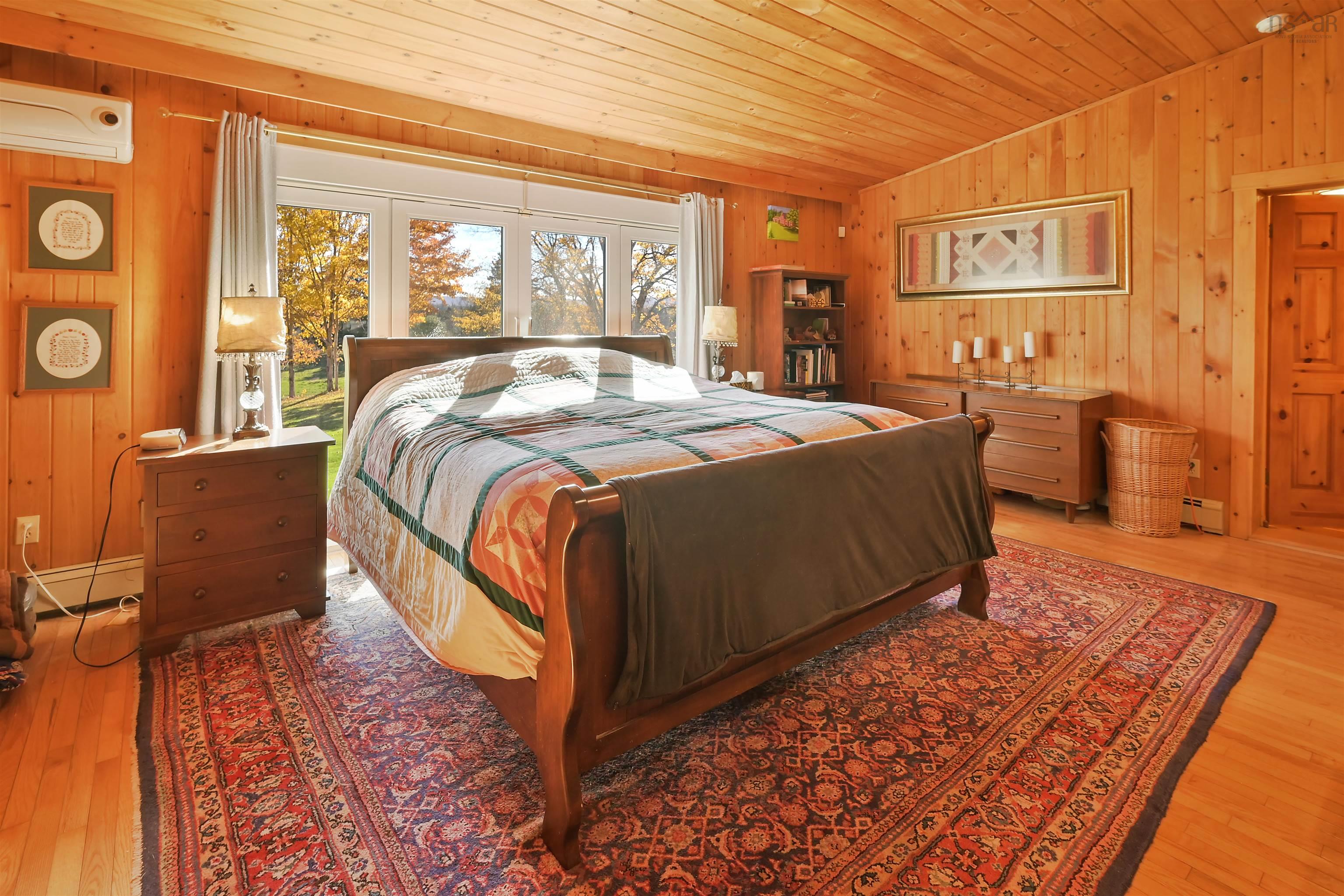 $999,900.00: 2639 Cabot Trail, Middle River
