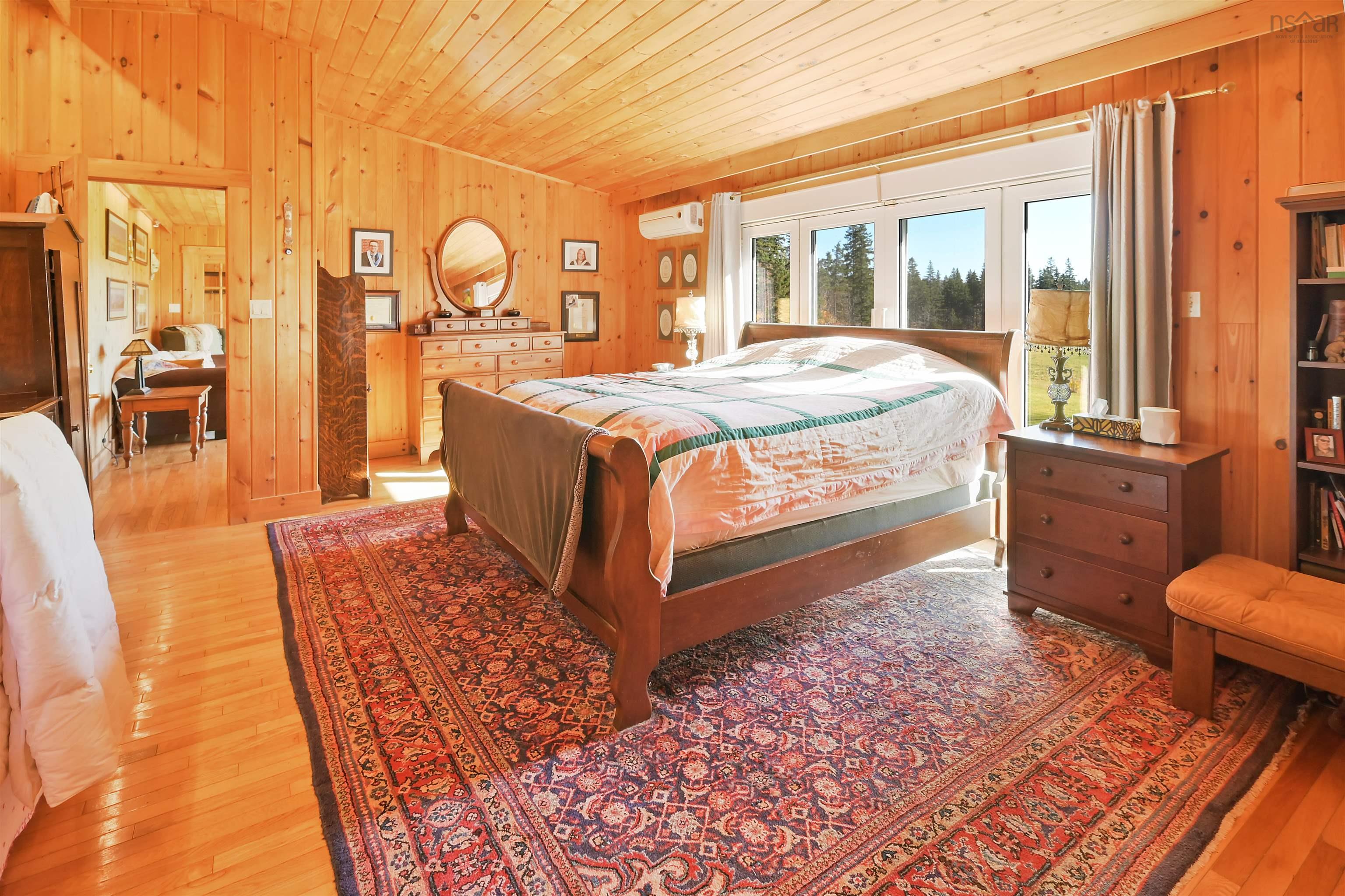 $999,900.00: 2639 Cabot Trail, Middle River