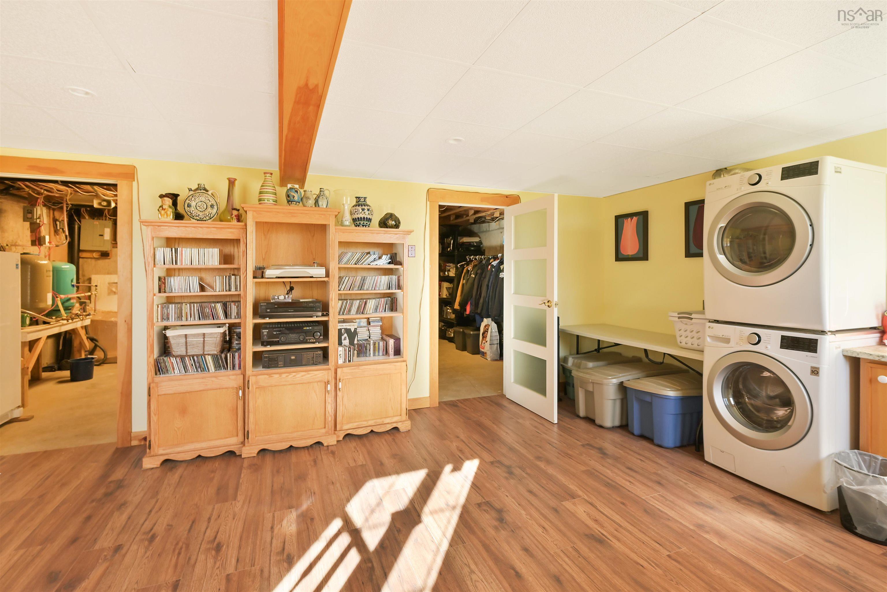 $999,900.00: 2639 Cabot Trail, Middle River