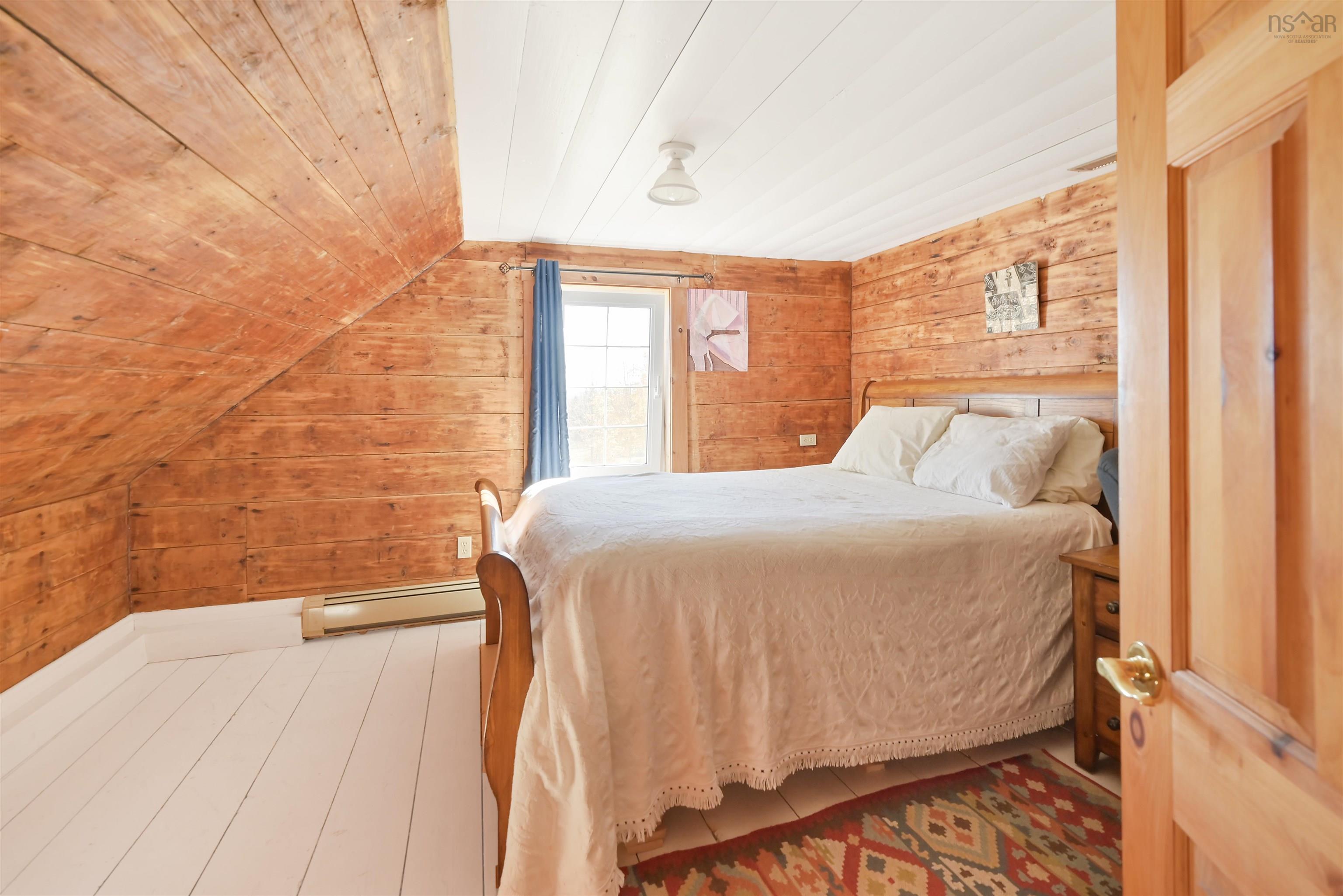 $999,900.00: 2639 Cabot Trail, Middle River