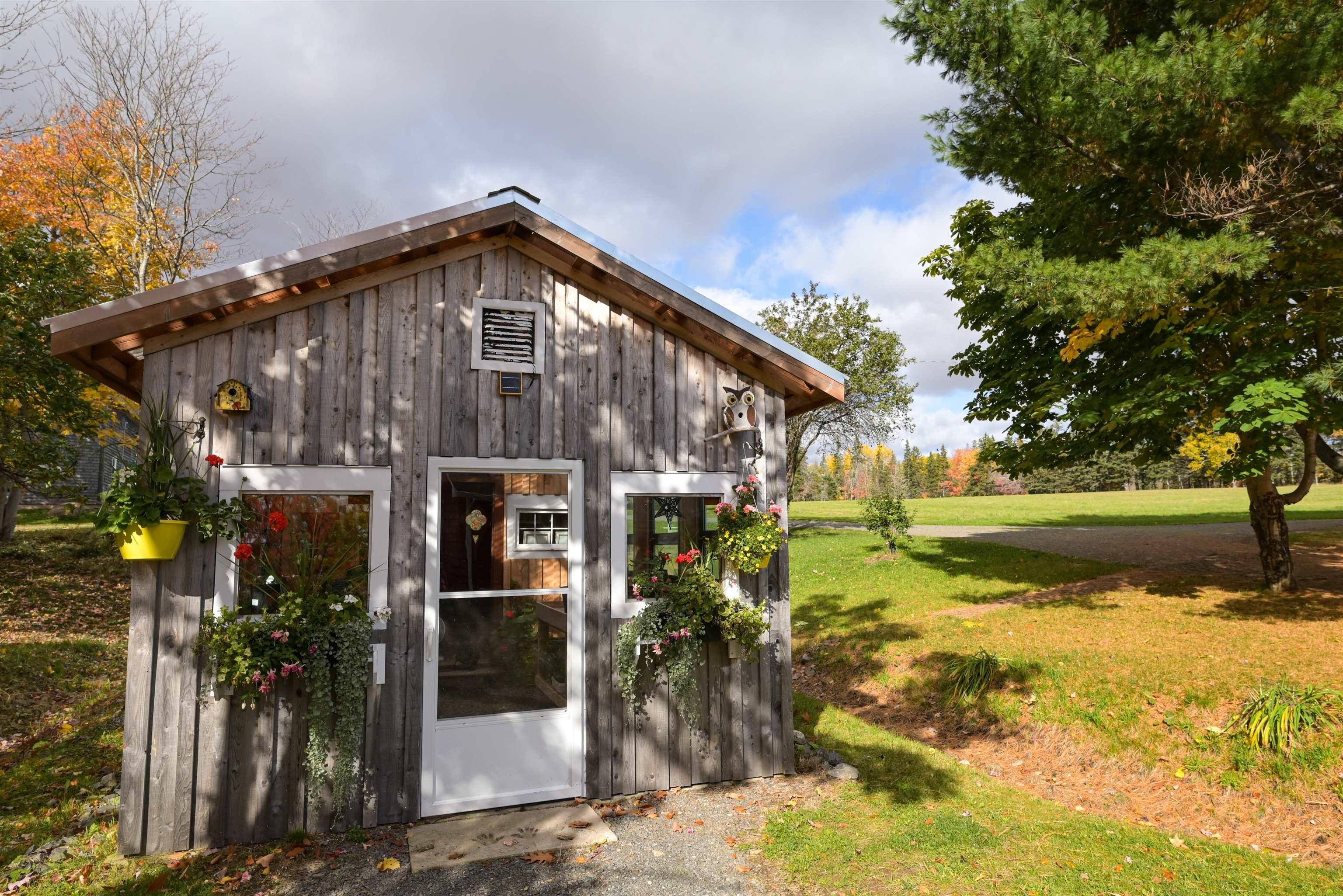$999,900.00: 2639 Cabot Trail, Middle River