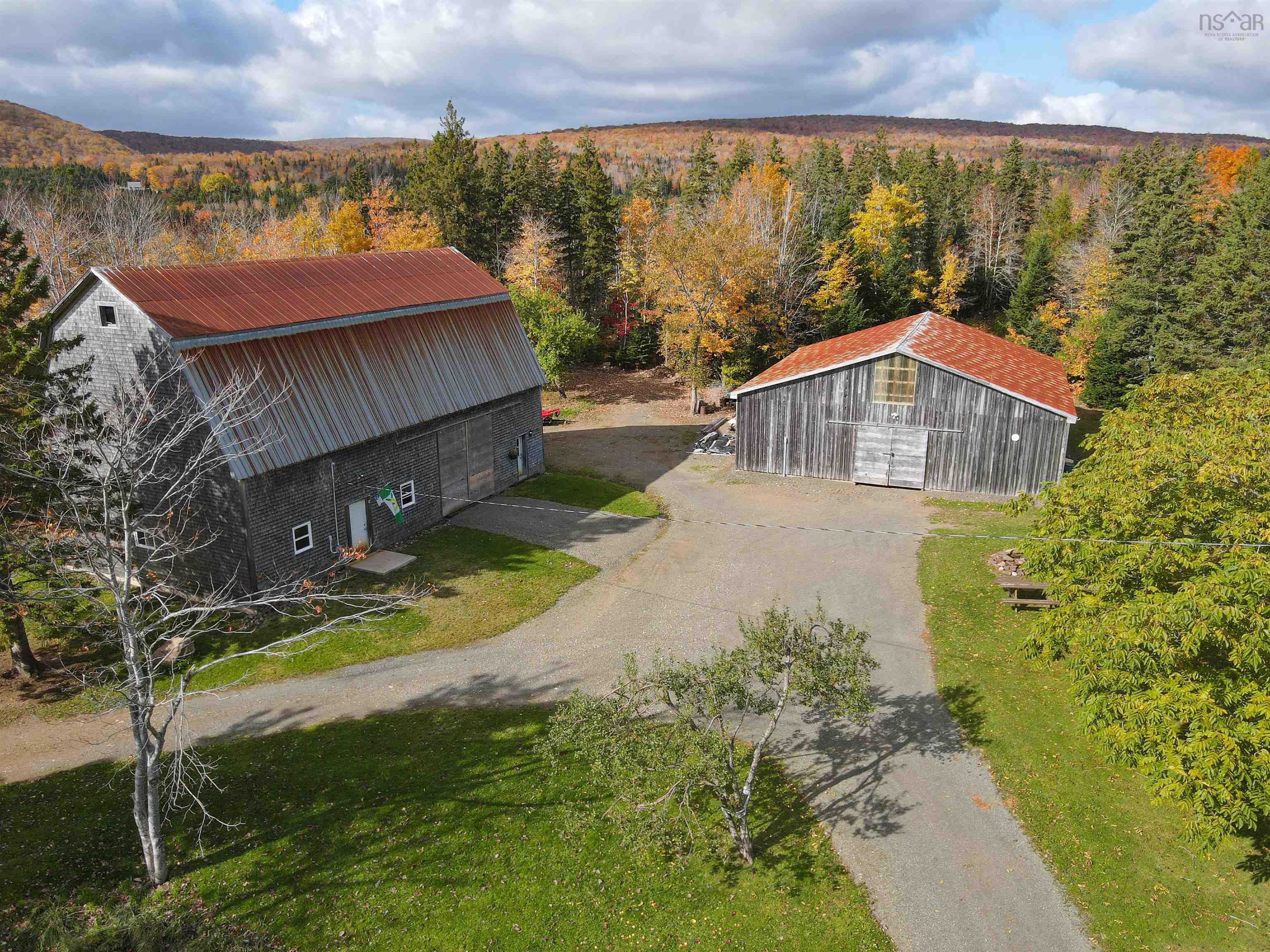 $999,900.00: 2639 Cabot Trail, Middle River