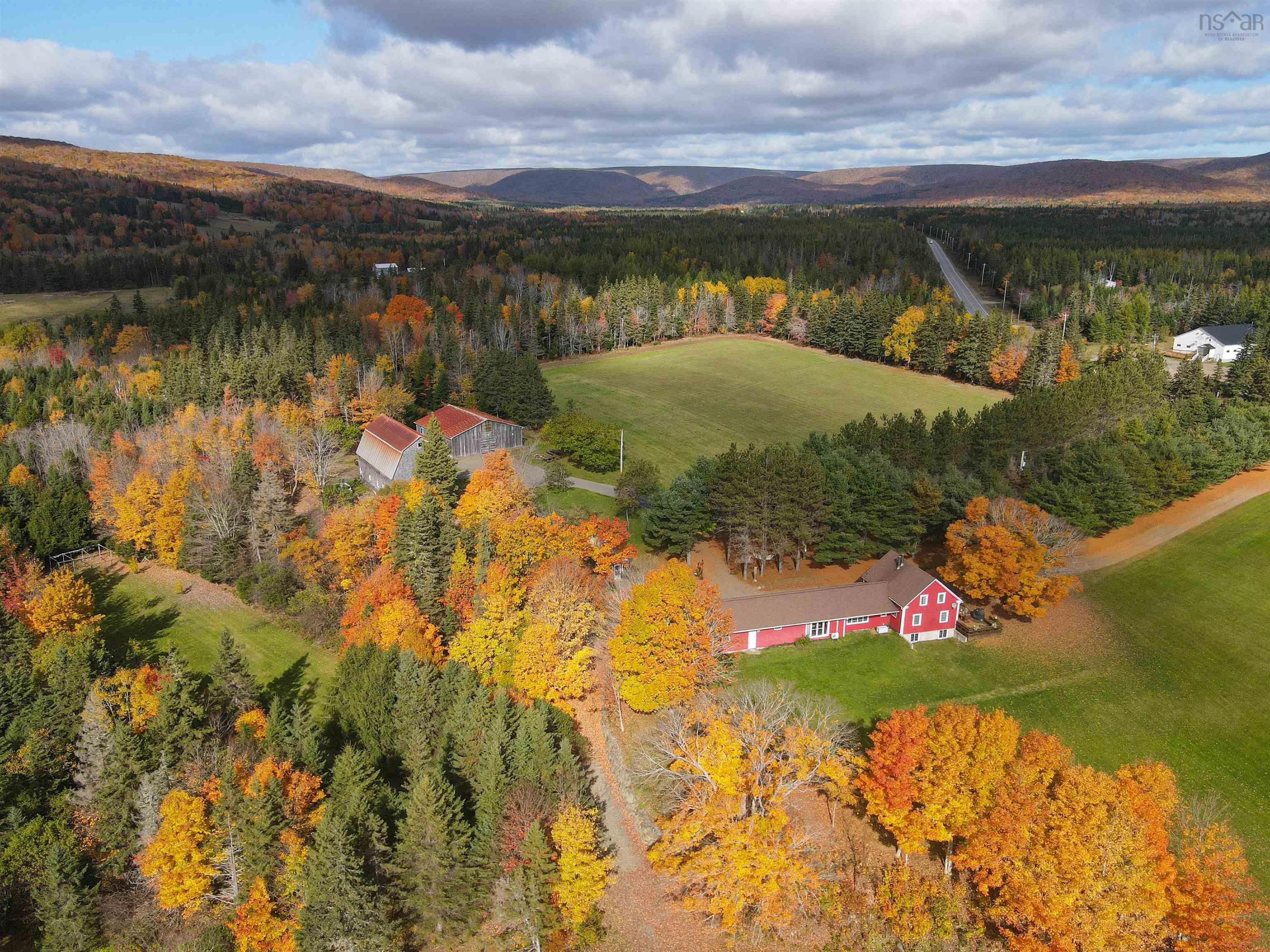 $999,900.00: 2639 Cabot Trail, Middle River