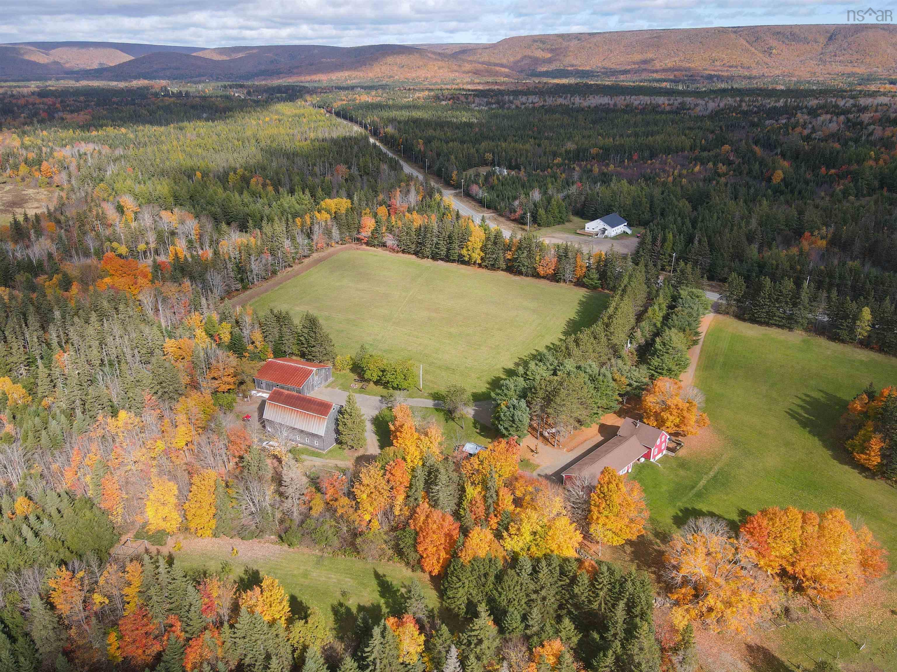 $999,900.00: 2639 Cabot Trail, Middle River