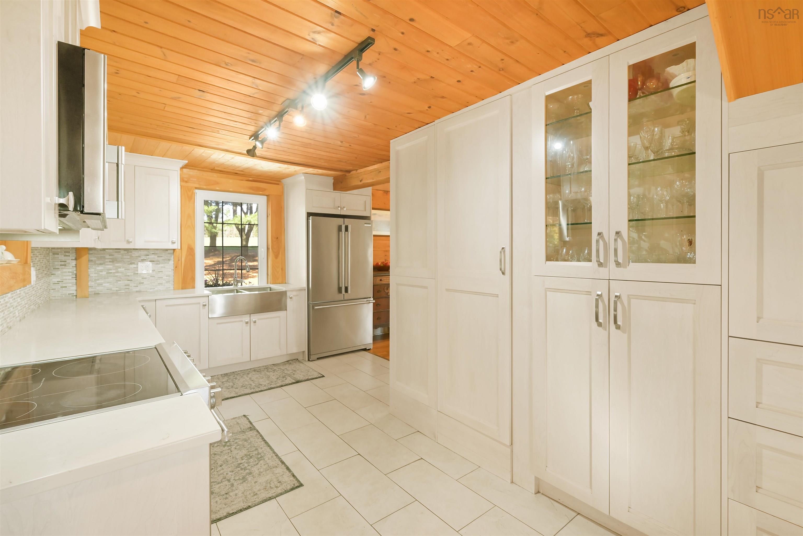 $999,900.00: 2639 Cabot Trail, Middle River