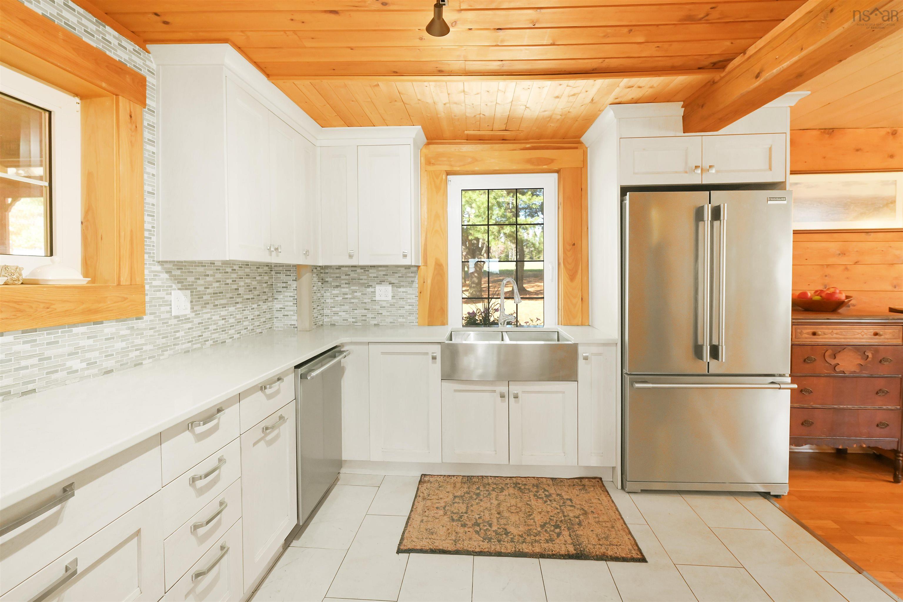 $999,900.00: 2639 Cabot Trail, Middle River