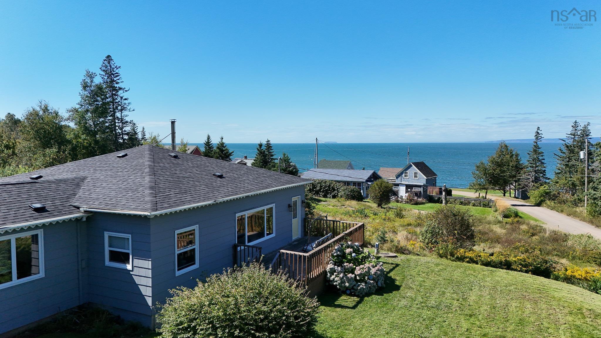 $475,000.00: 60 Cove Road, Halls Harbour