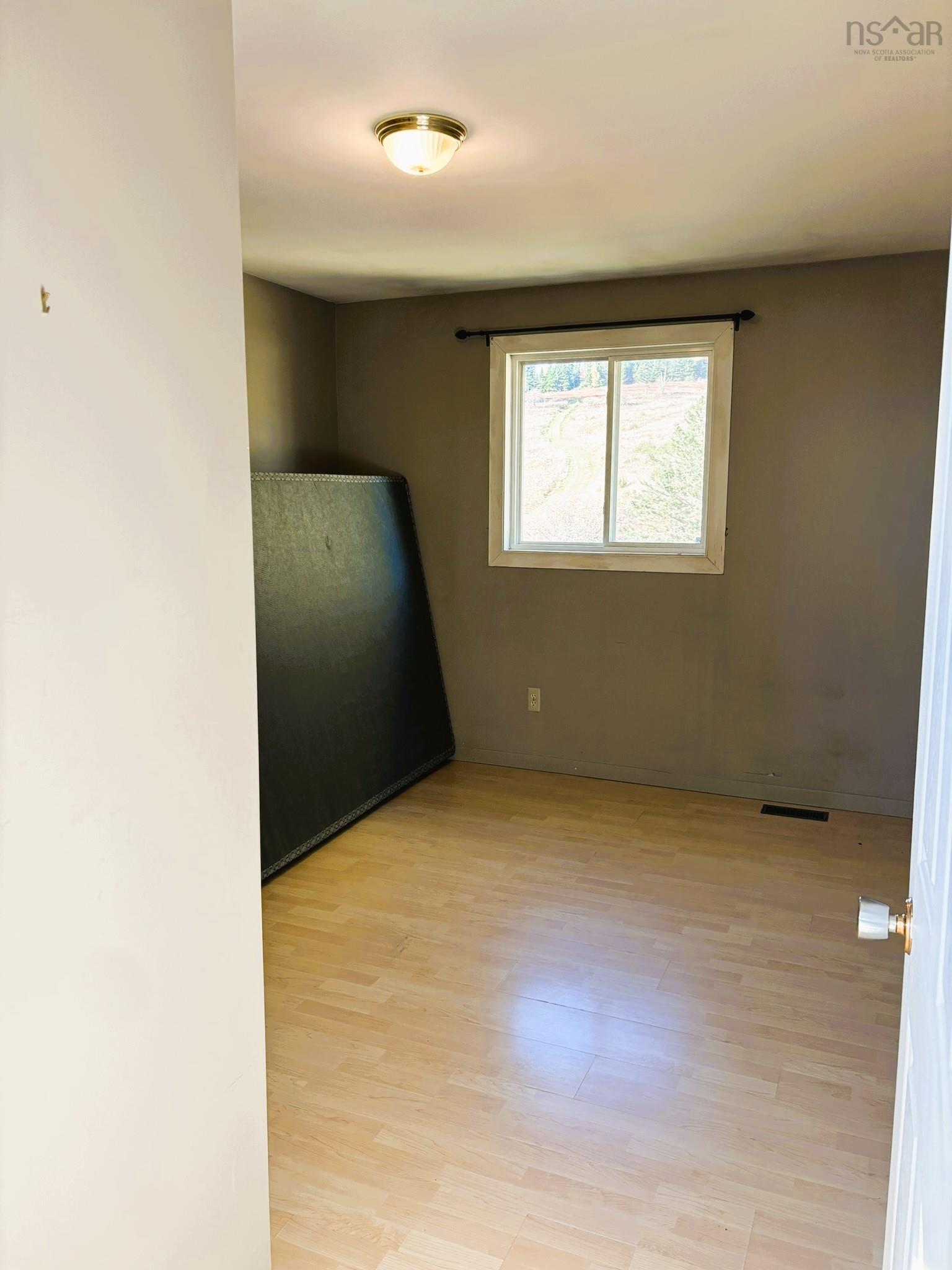 $559,900.00: 8005 Hwy#209 Highway, Wards Brook