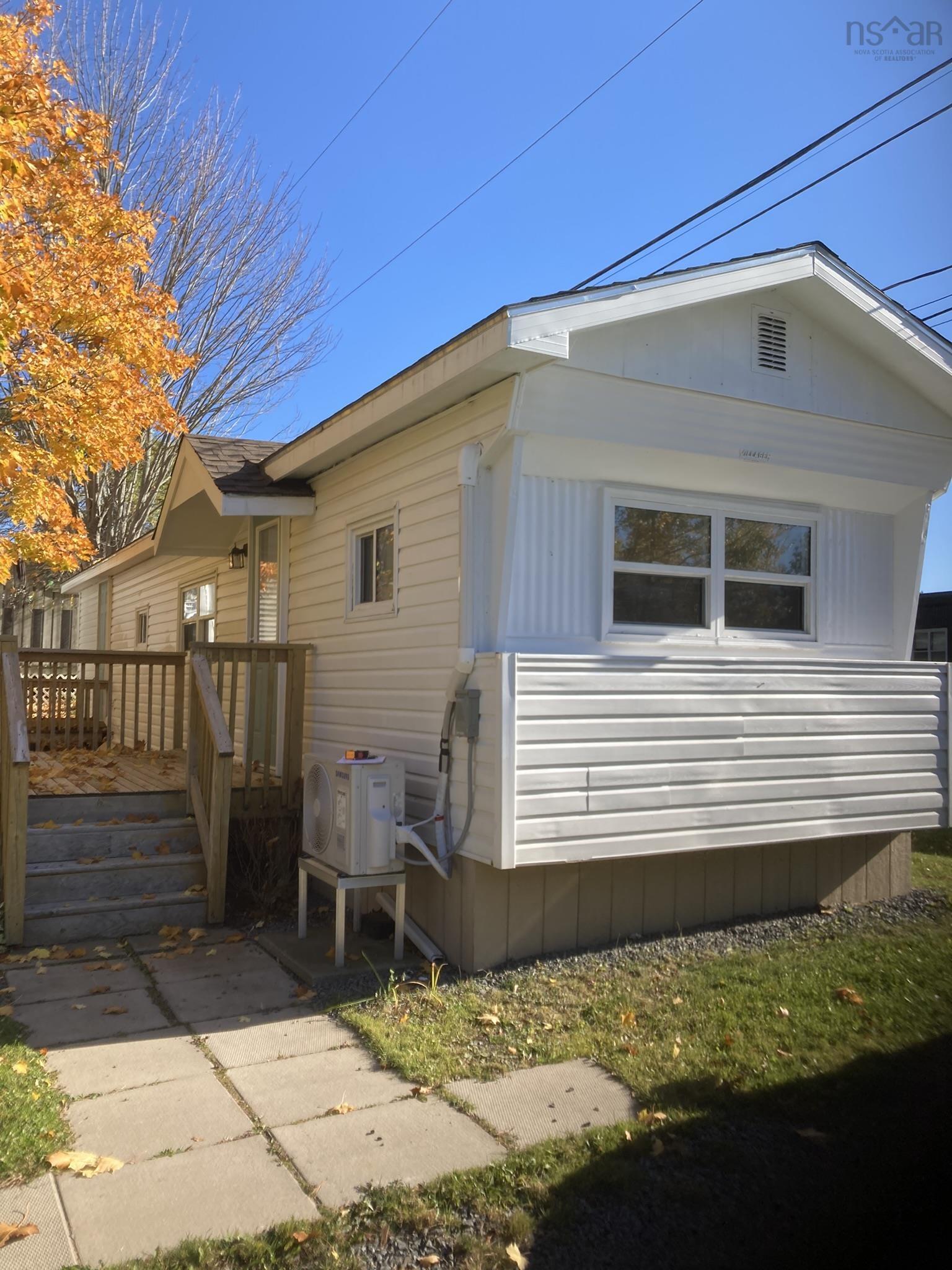 $124,900.00: 21 School Street, Falmouth