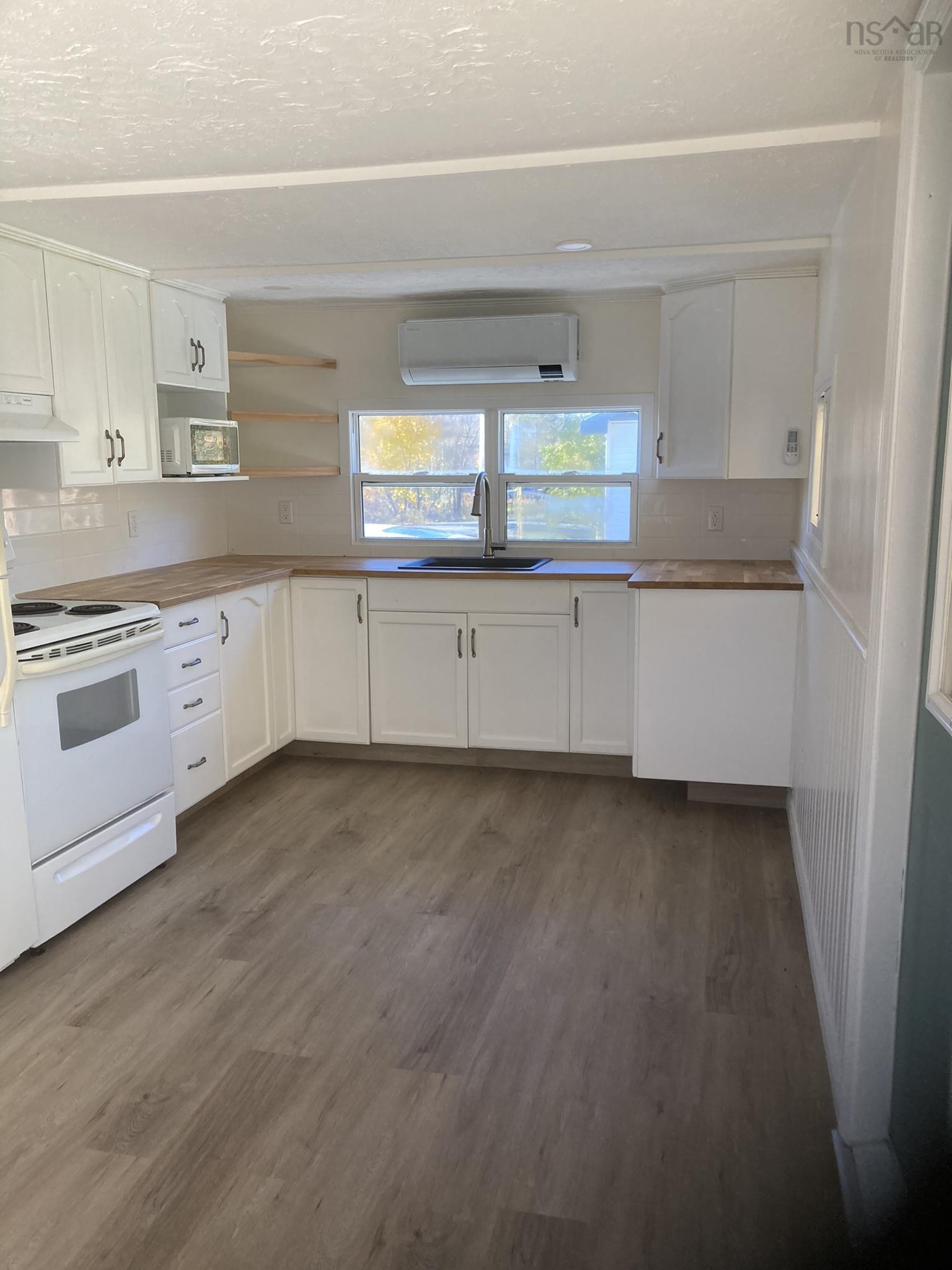 $124,900.00: 21 School Street, Falmouth