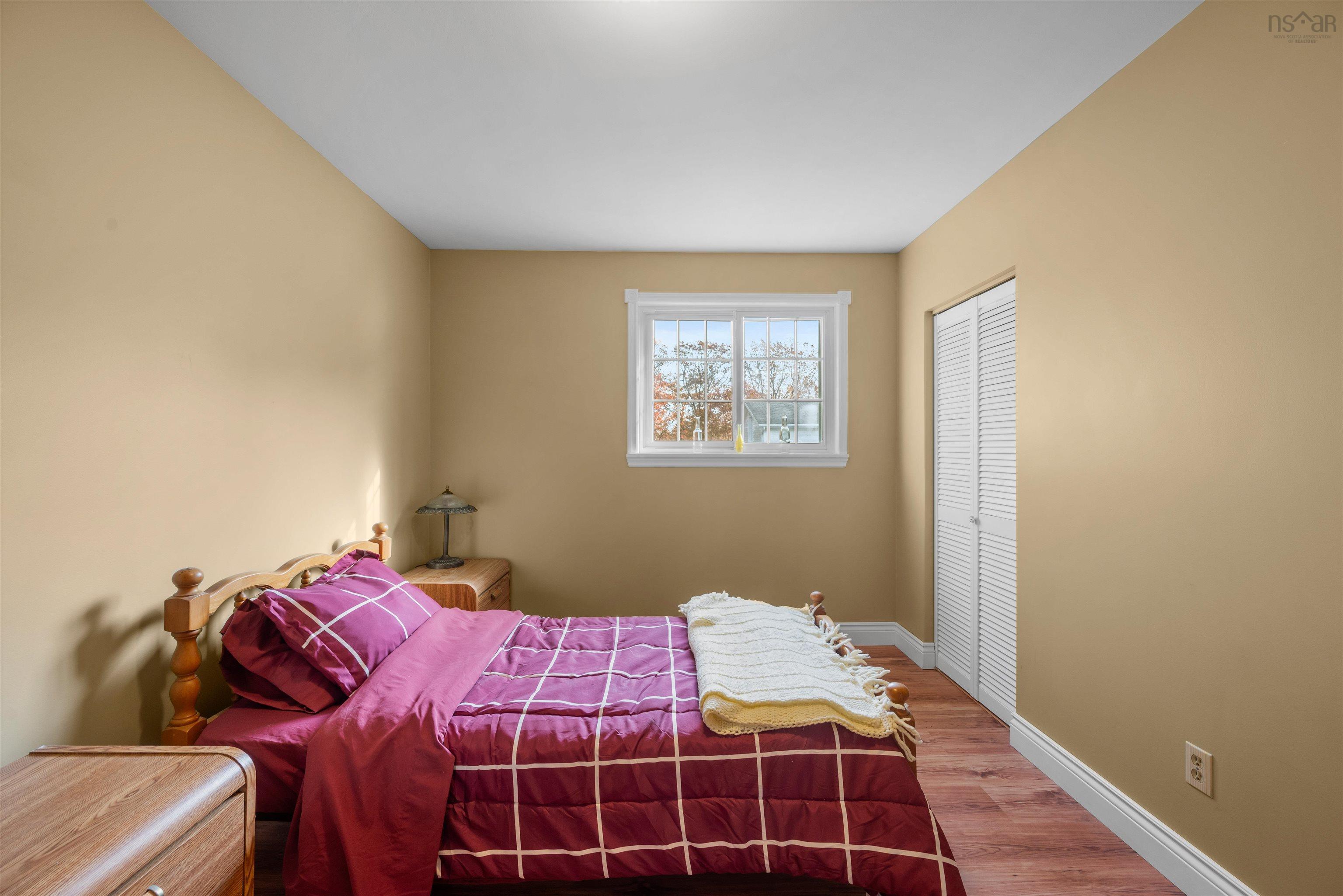 $584,900.00: 206 Lakeview Road, Lakeview