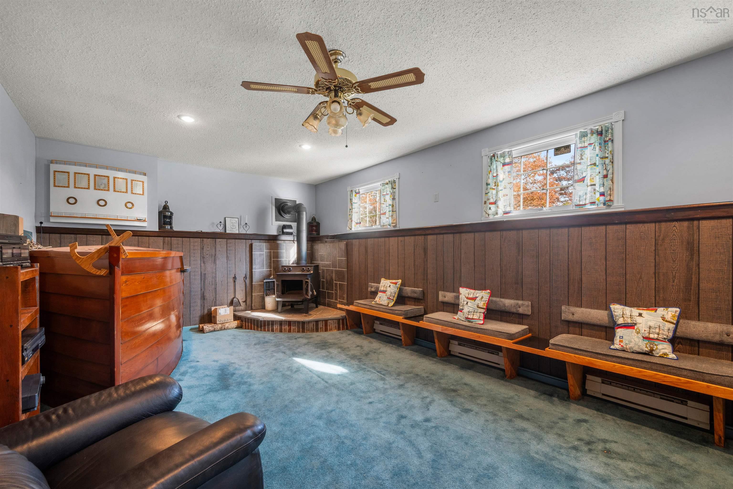 $584,900.00: 206 Lakeview Road, Lakeview