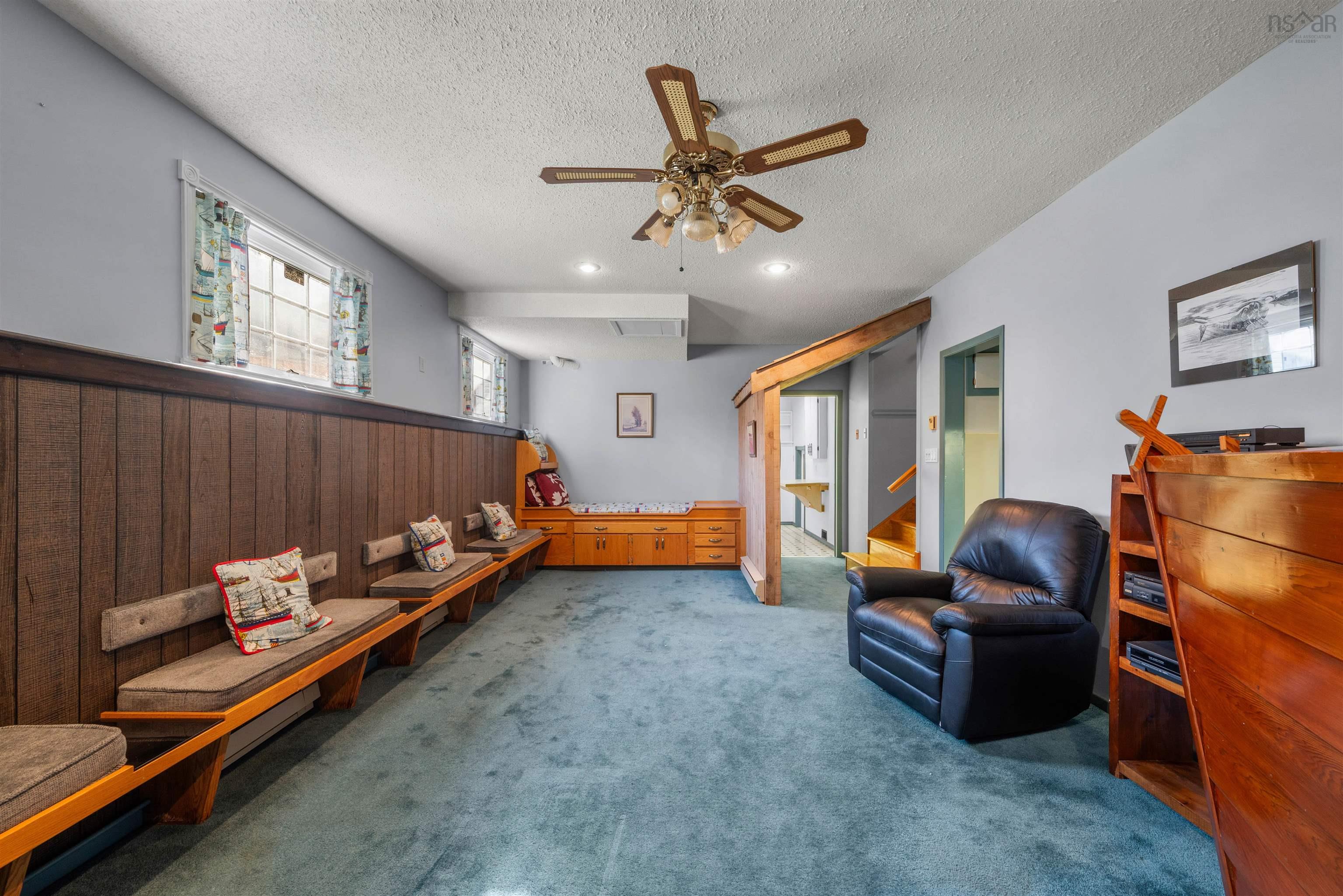 $584,900.00: 206 Lakeview Road, Lakeview