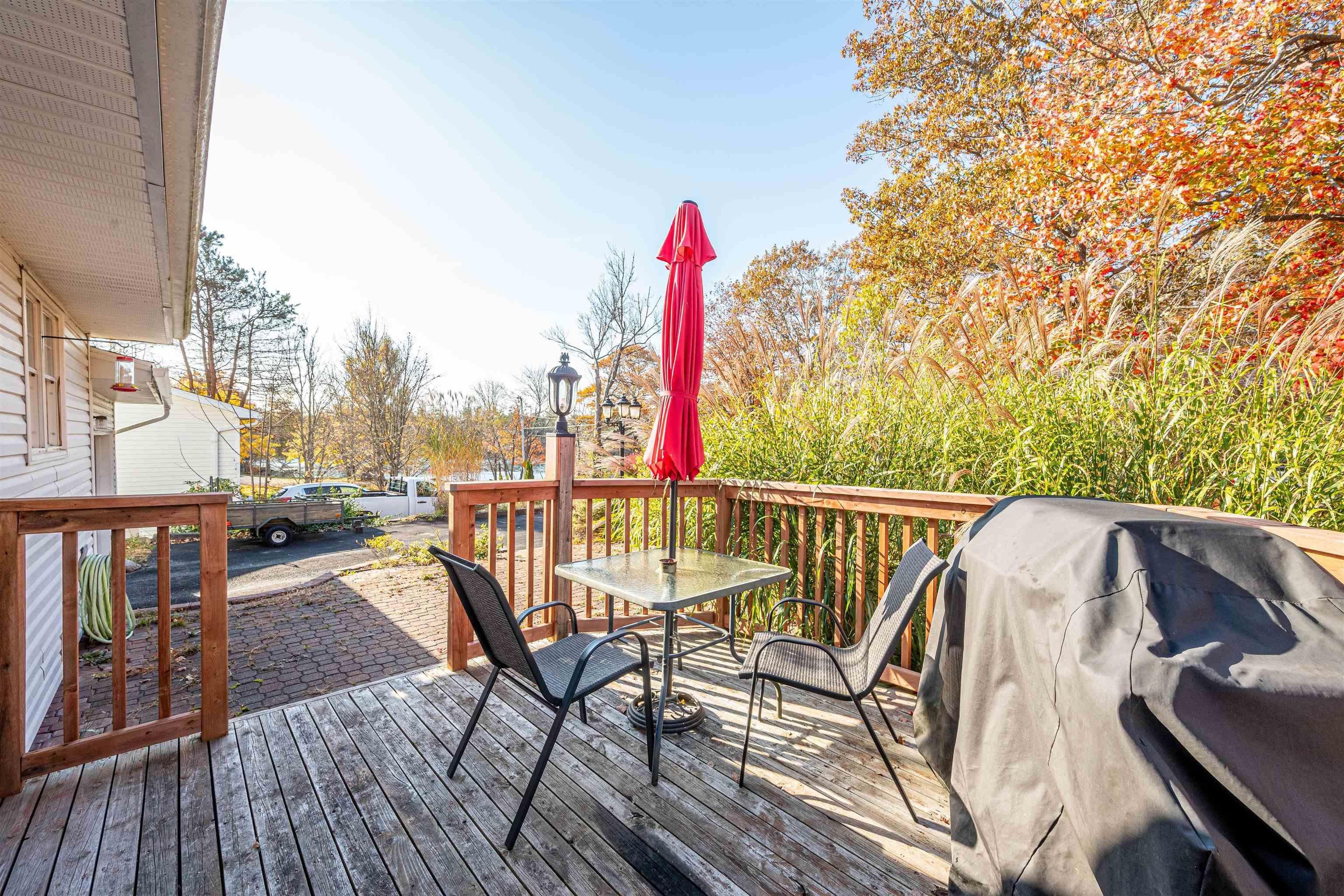$584,900.00: 206 Lakeview Road, Lakeview