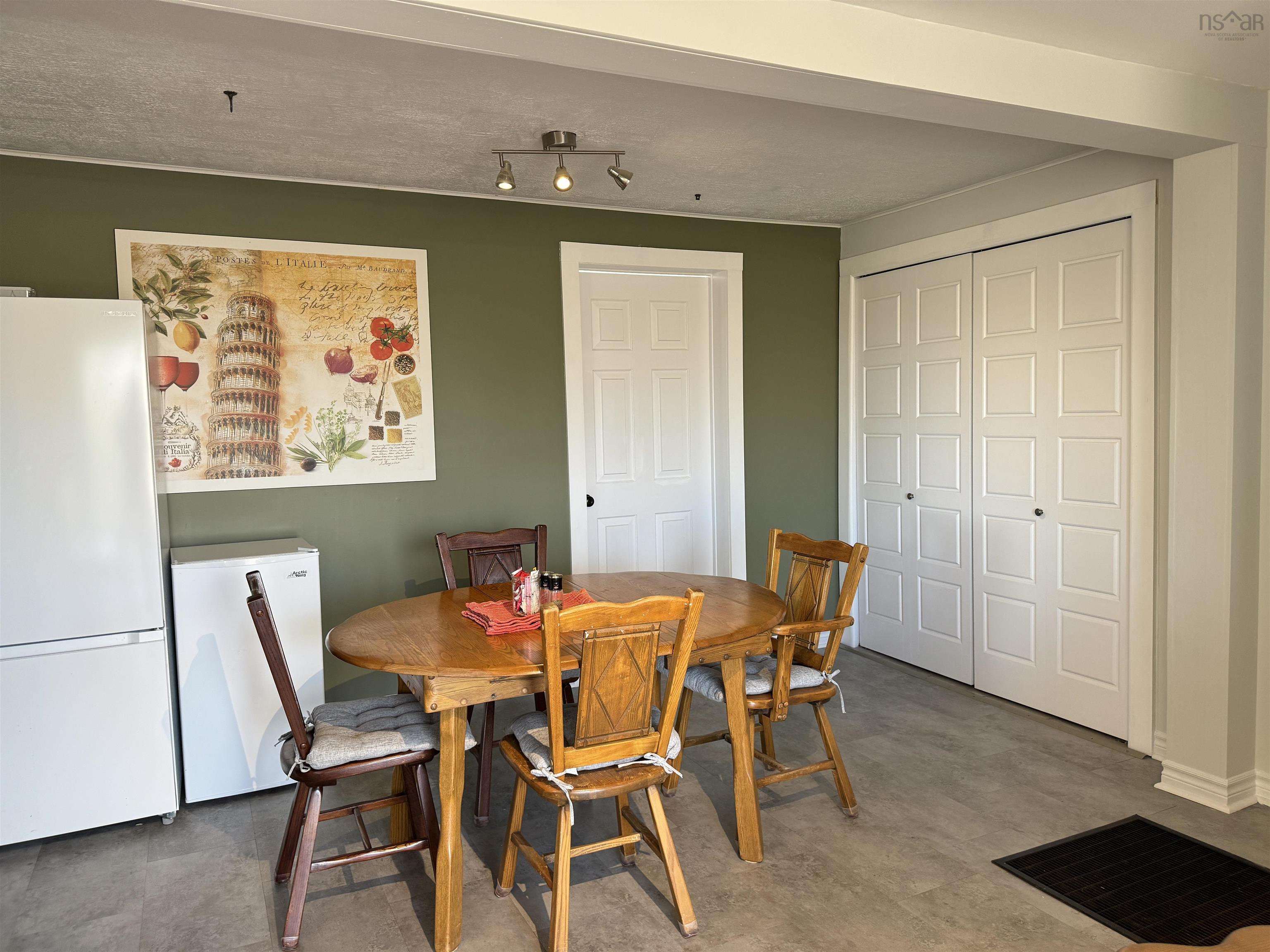 $449,000.00: 480 New Ross Road, Leminster