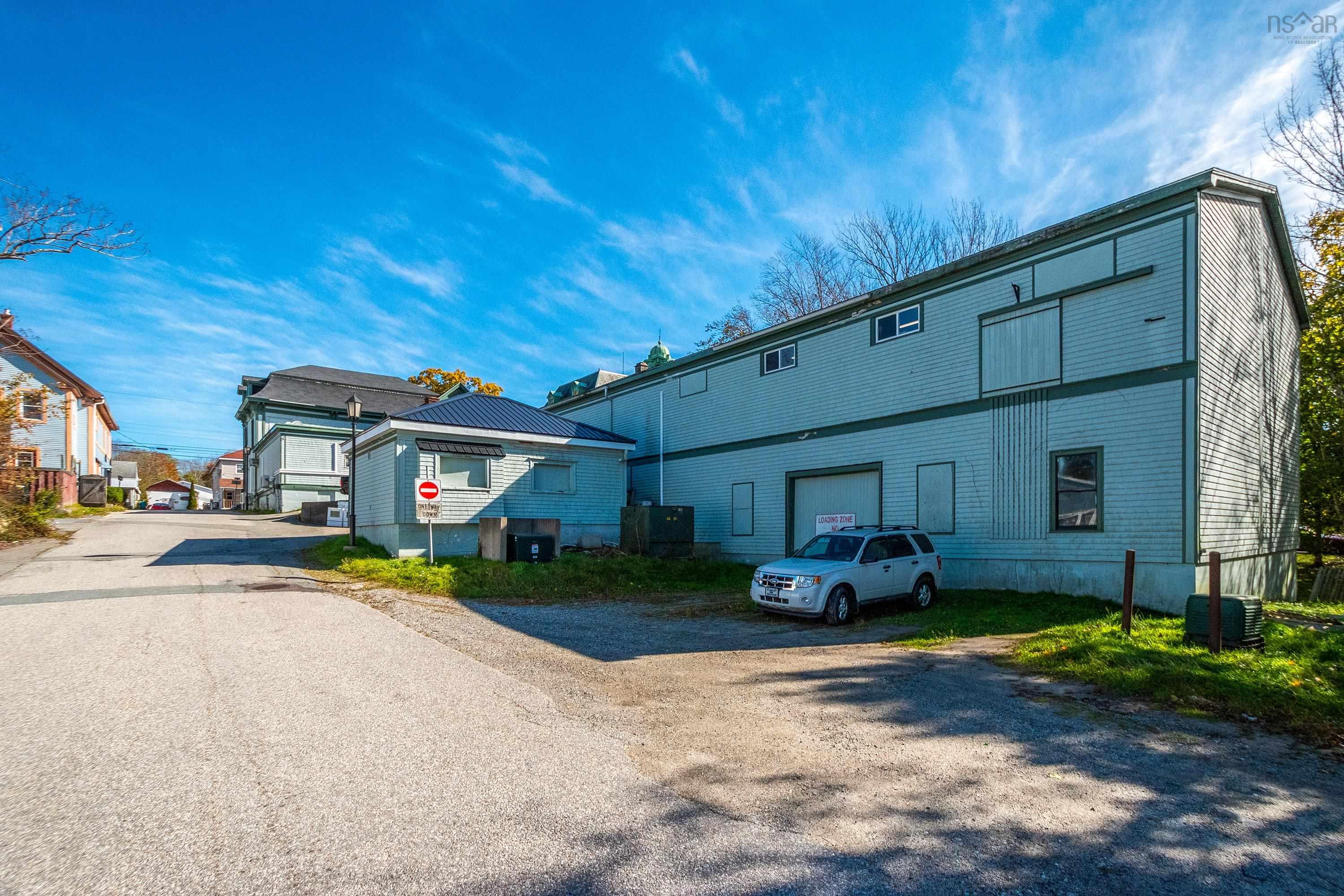 $999,000.00: 147 Water Street, Shelburne