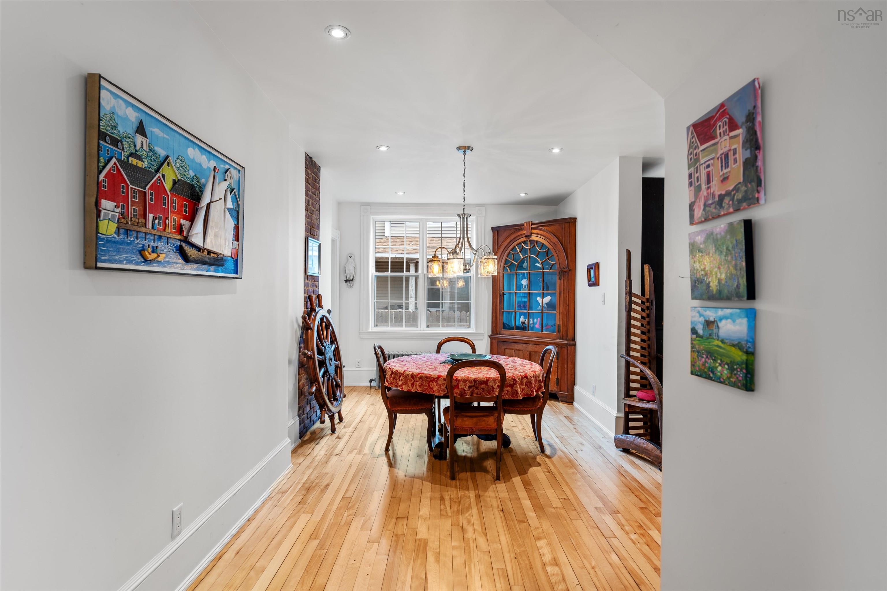 $478,900.00: 124 Church Street, Amherst