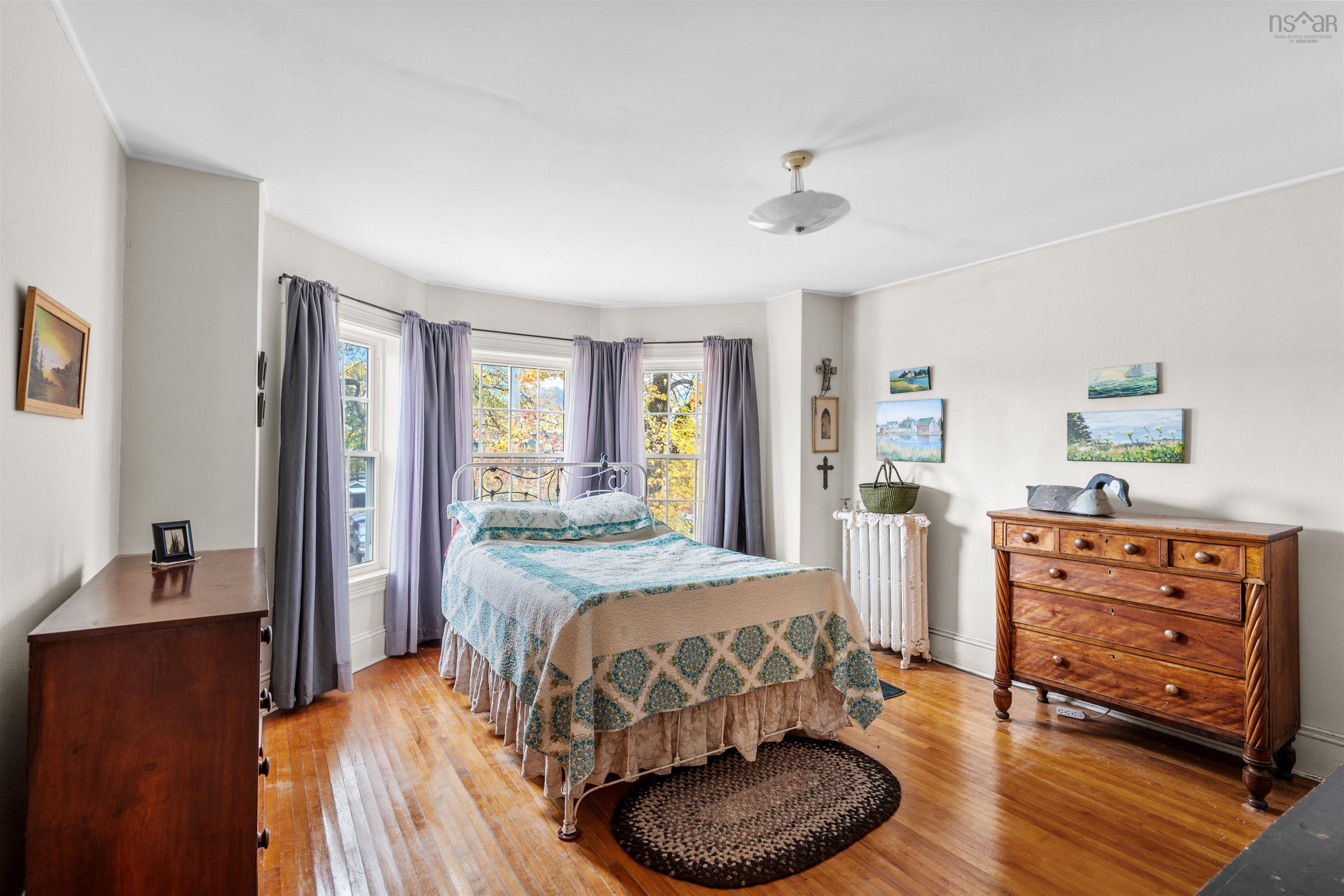 $478,900.00: 124 Church Street, Amherst