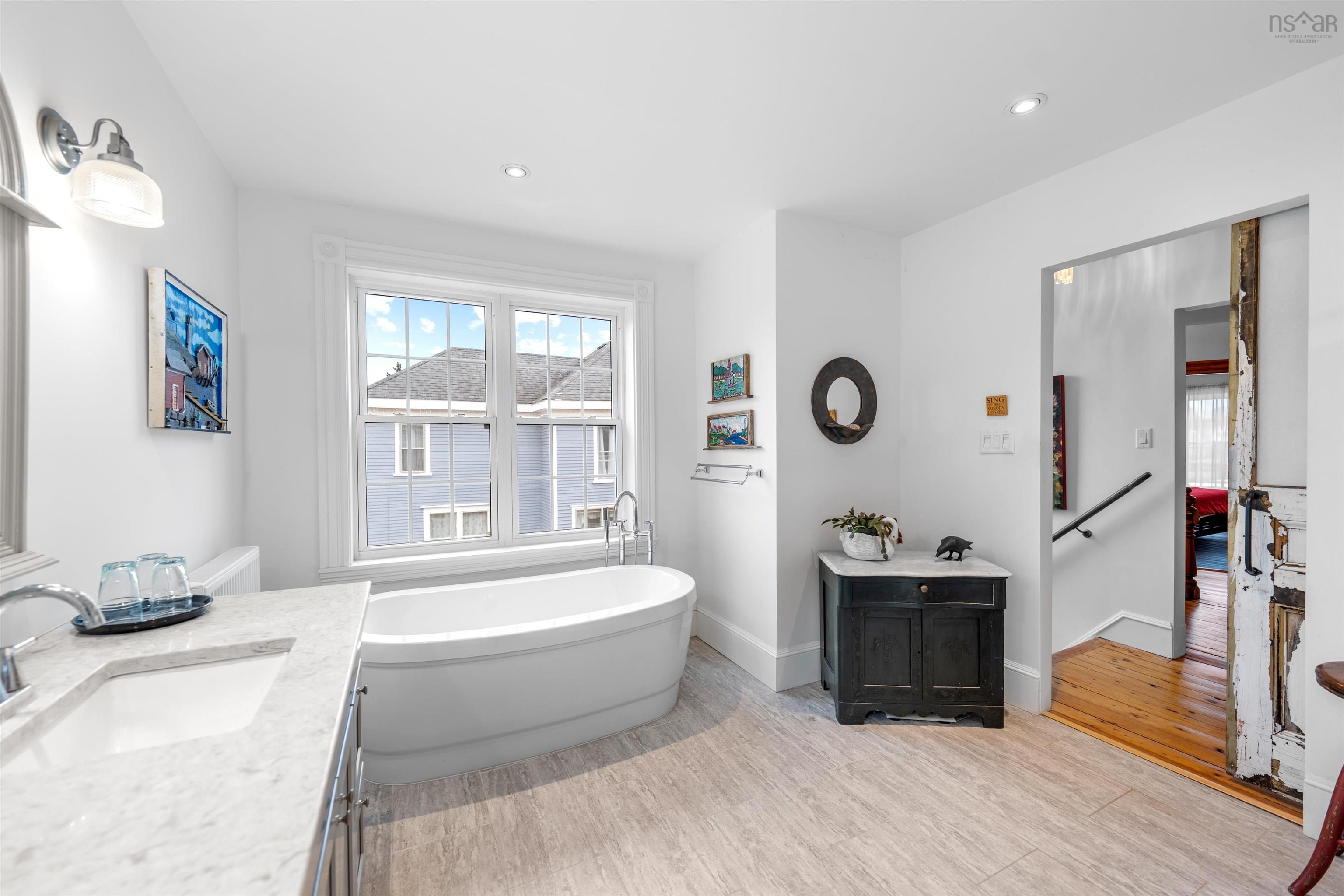 $478,900.00: 124 Church Street, Amherst
