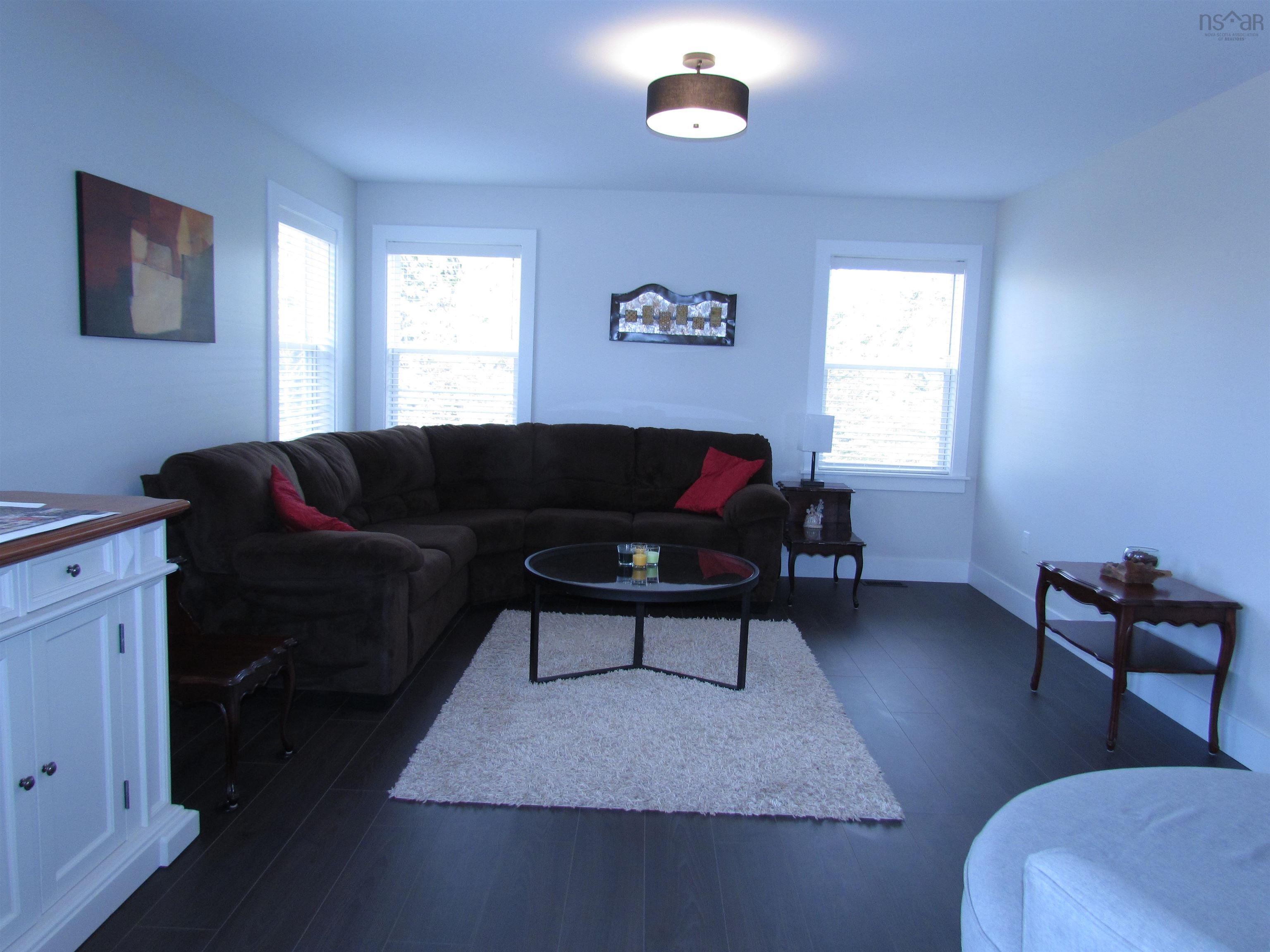 $889,900.00: 523 Westwood Boulevard, Upper Tantallon
