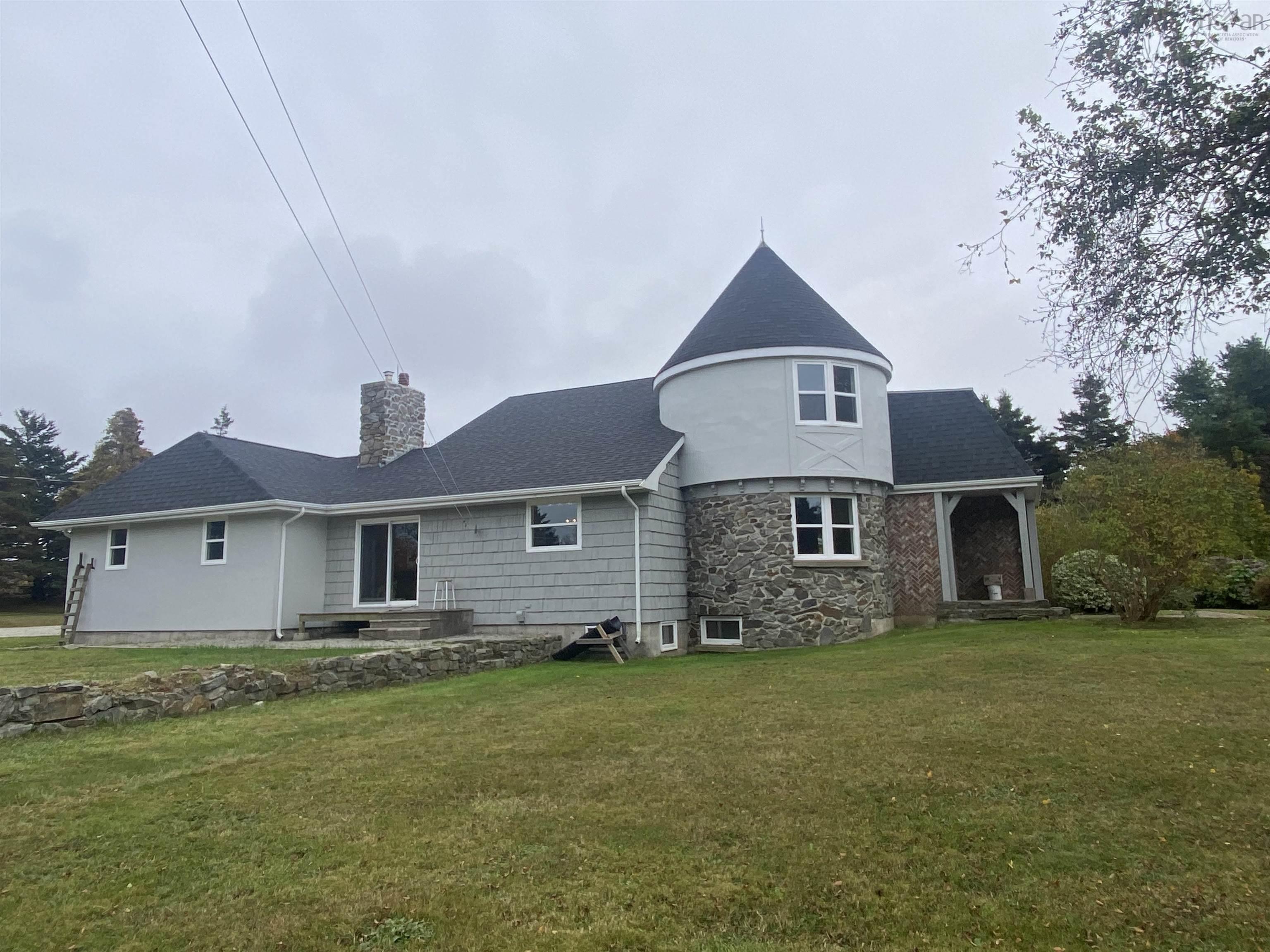 $629,000.00: 42 Saulnier Road, Meteghan River