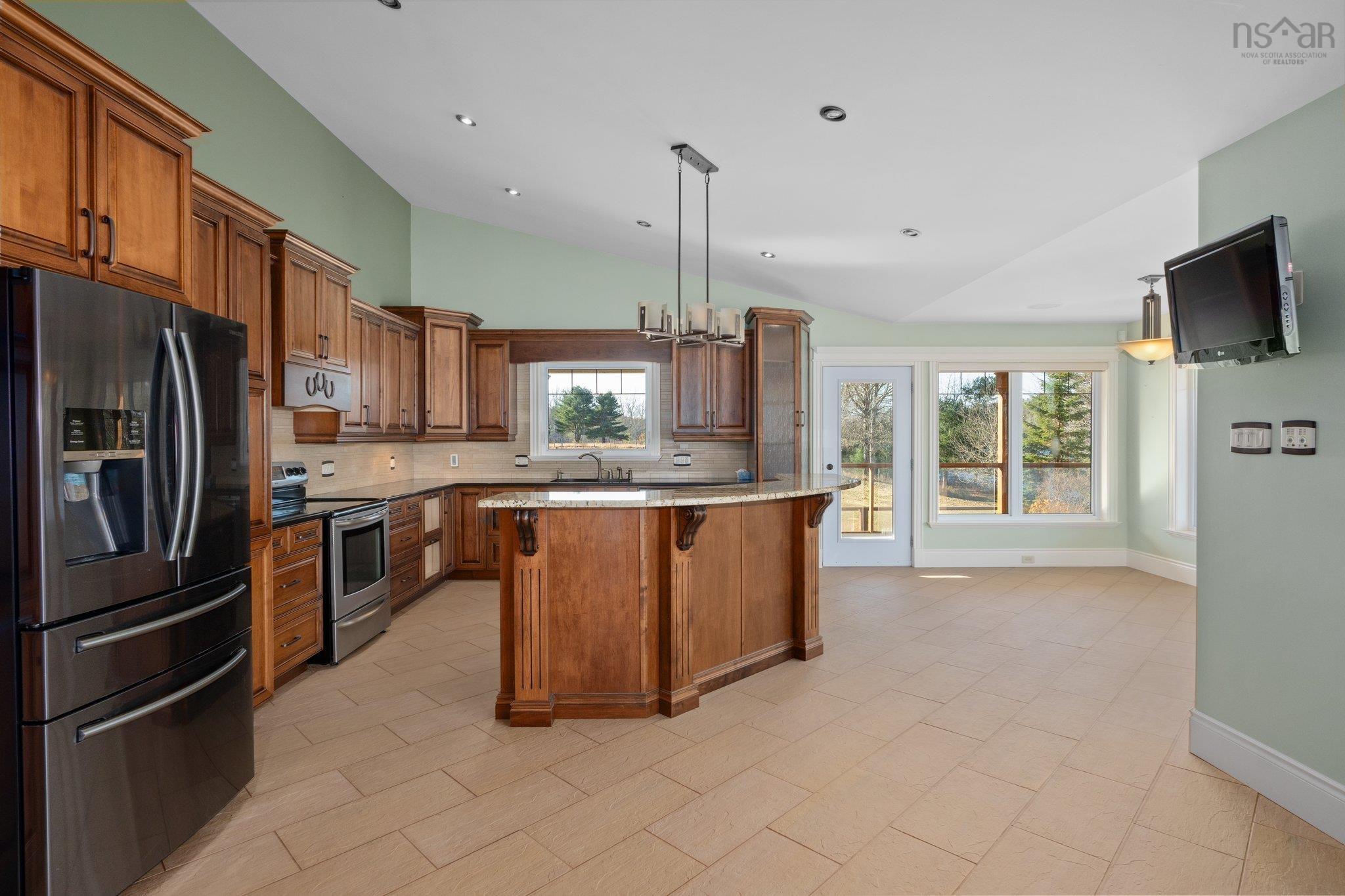$1,199,000.00: 1011 14 Highway, Upper Vaughan