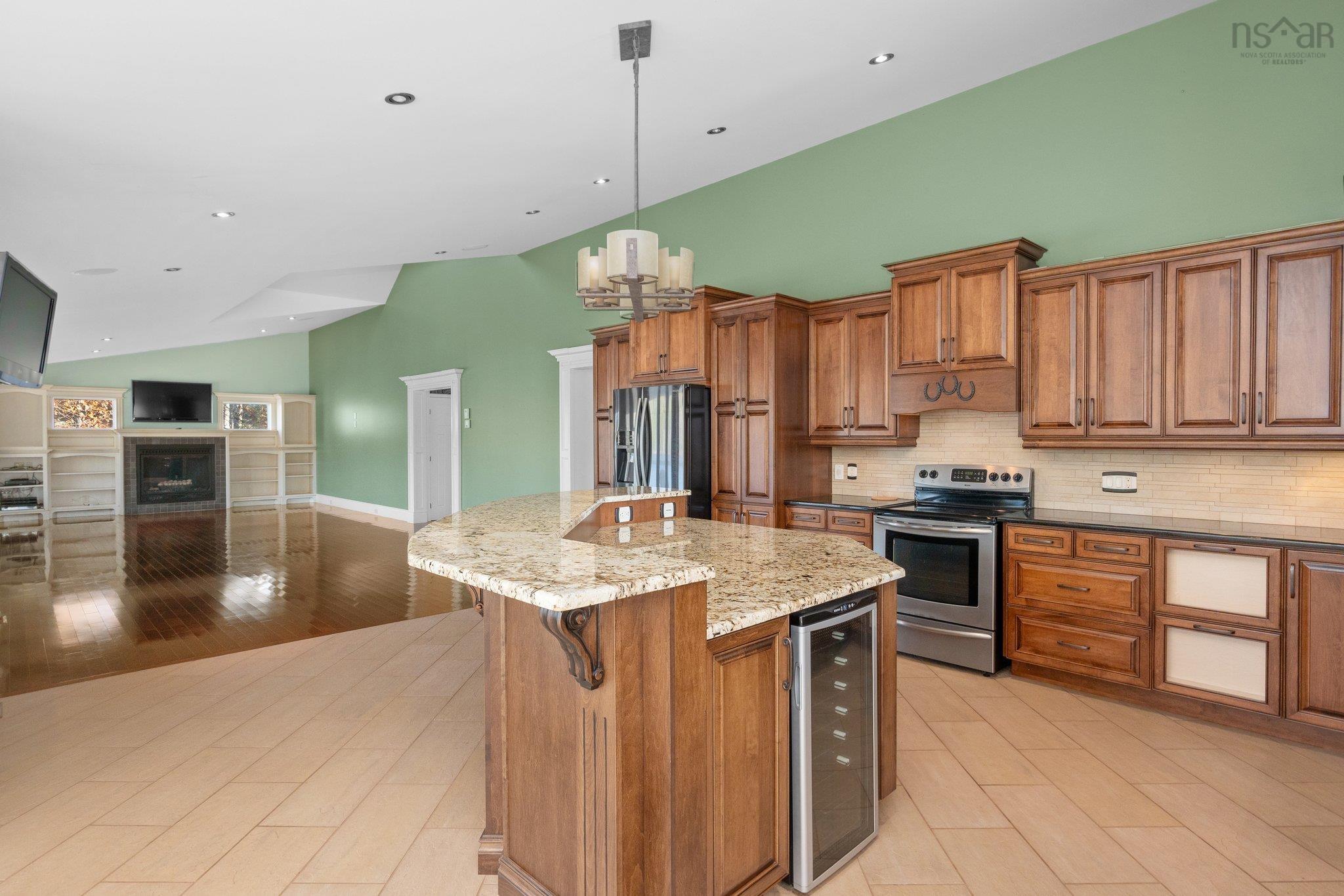 $1,199,000.00: 1011 14 Highway, Upper Vaughan