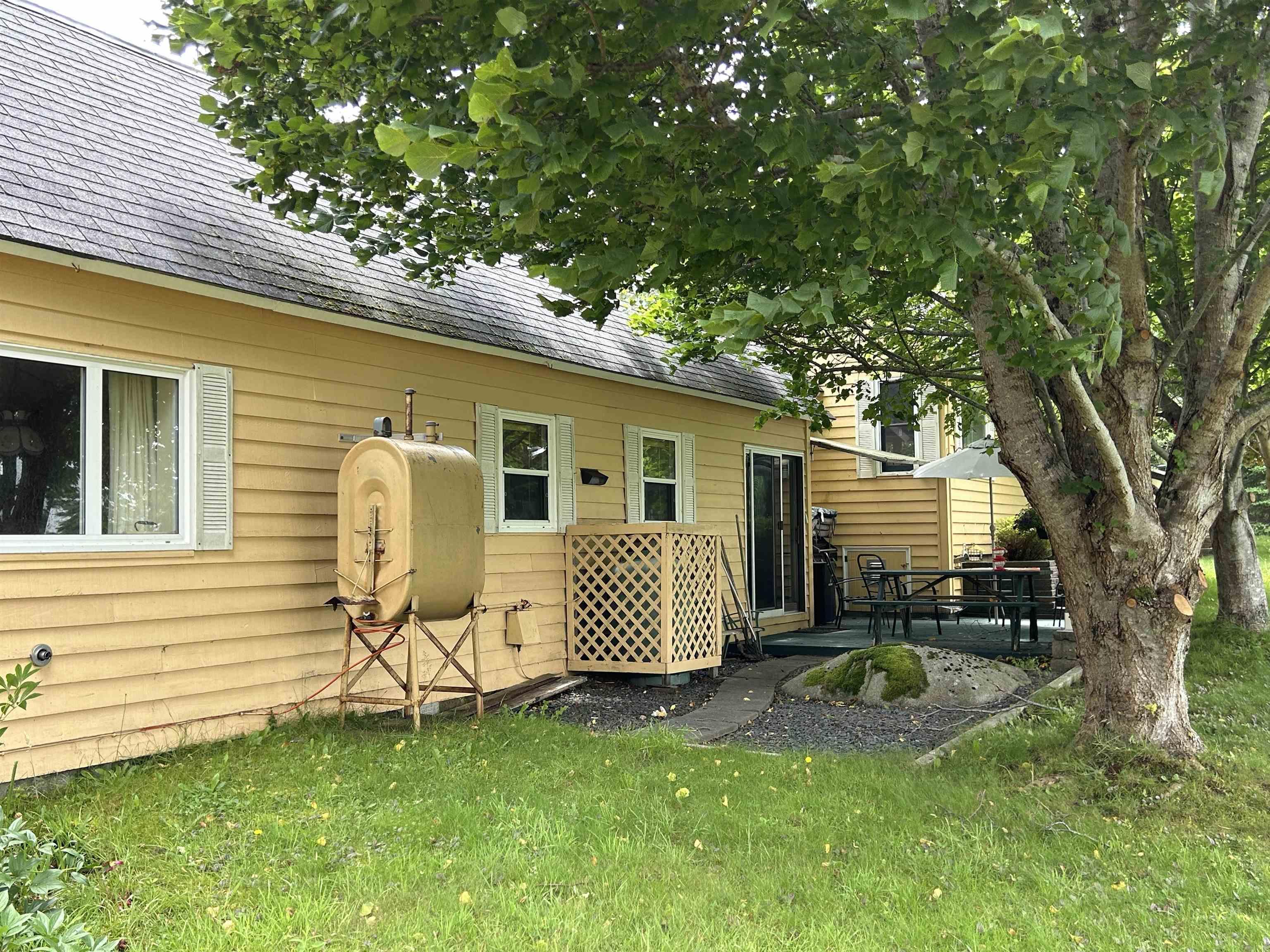 $695,000.00: 142 Bay Side Drive, Brass Hill
