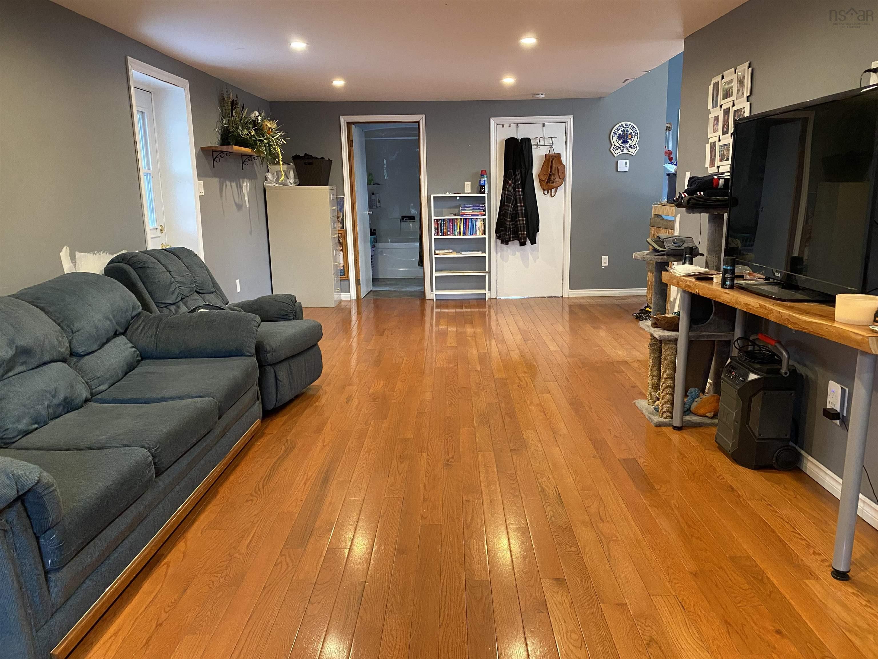 $284,900.00: 16756 HIghway 7, Pleasant Harbour