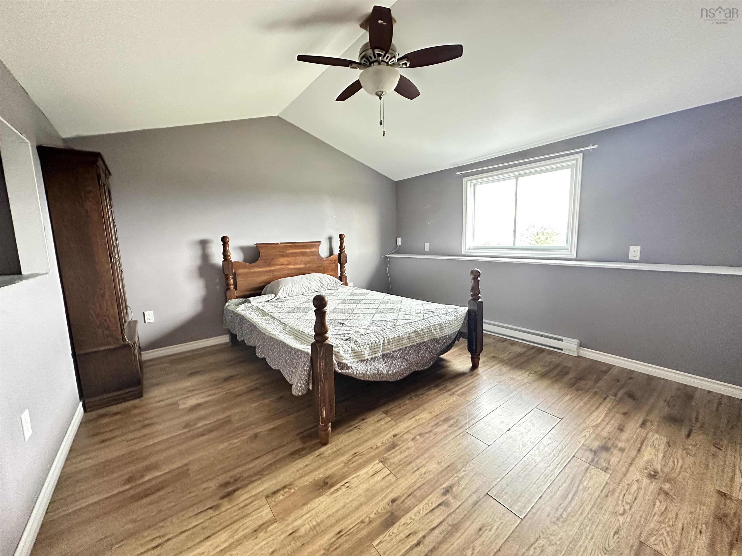 $284,900.00: 16756 HIghway 7, Pleasant Harbour
