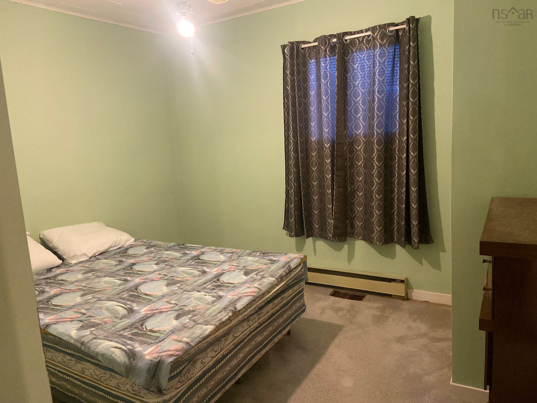 $99,900.00: 11544 316 Highway, Seal Harbour