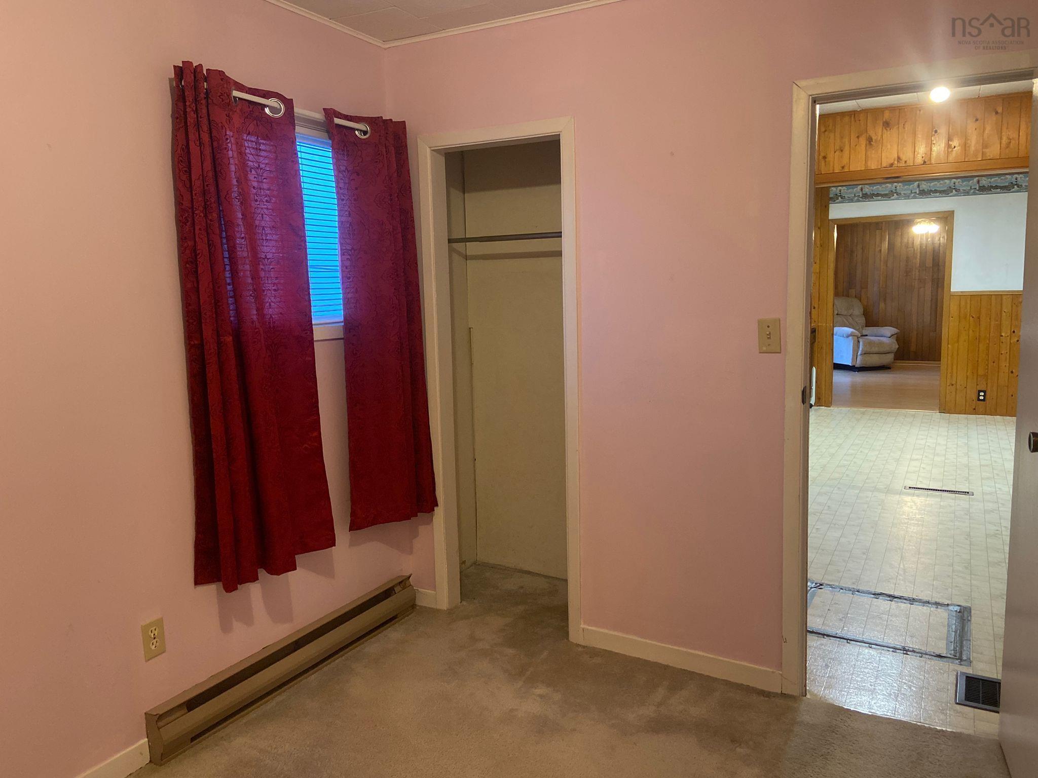 $99,900.00: 11544 316 Highway, Seal Harbour