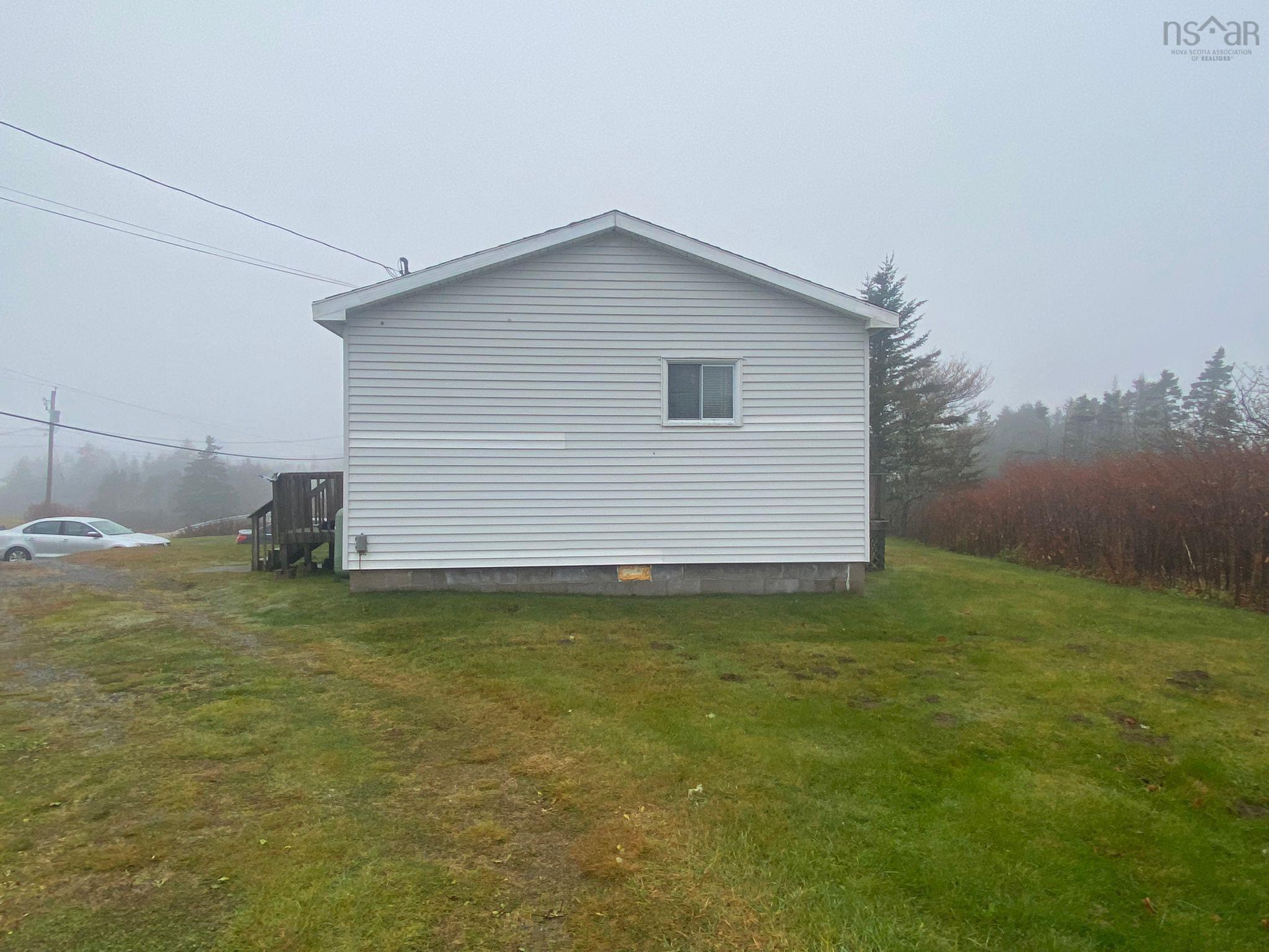 $99,900.00: 11544 316 Highway, Seal Harbour