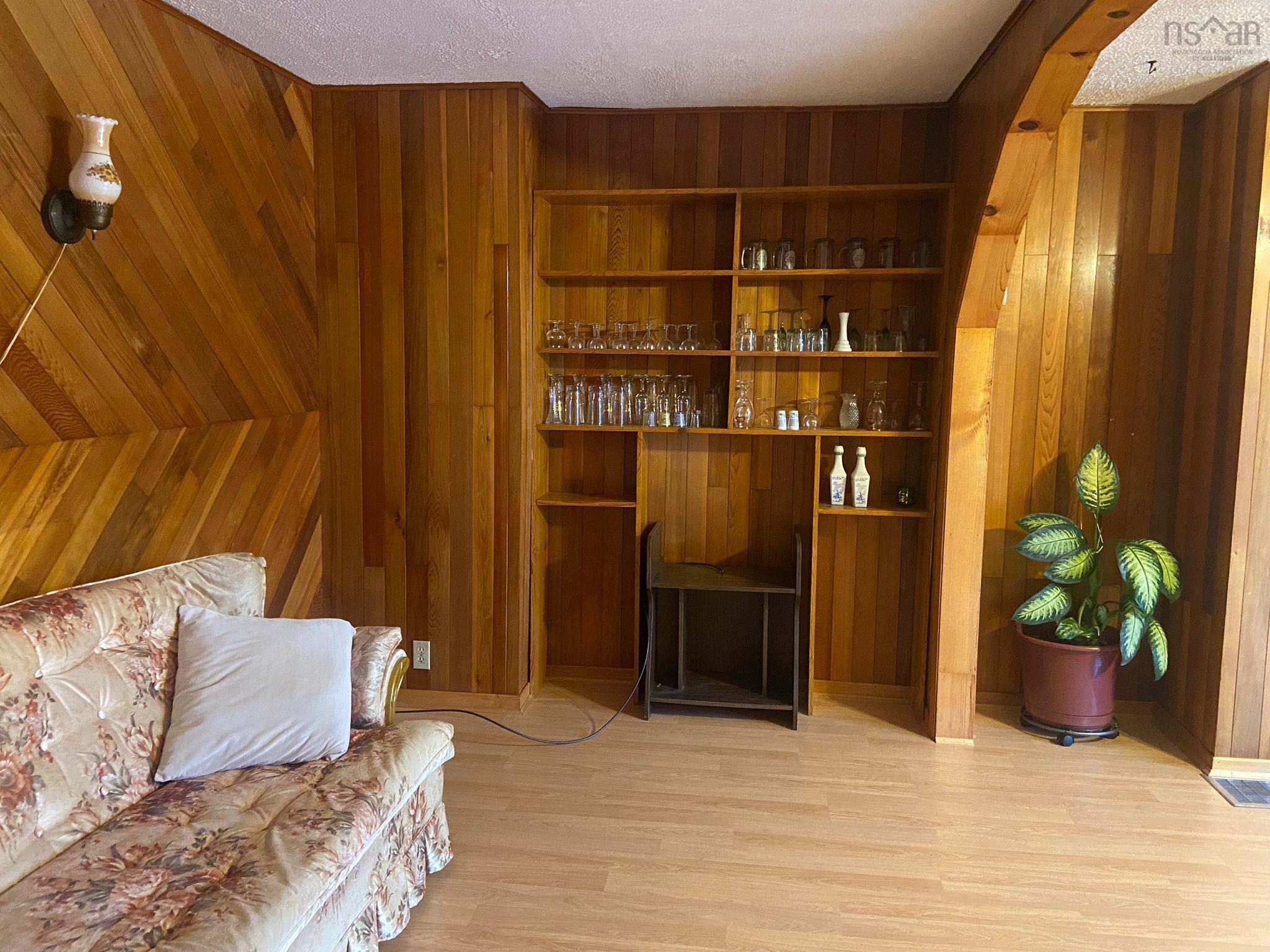 $99,900.00: 11544 316 Highway, Seal Harbour