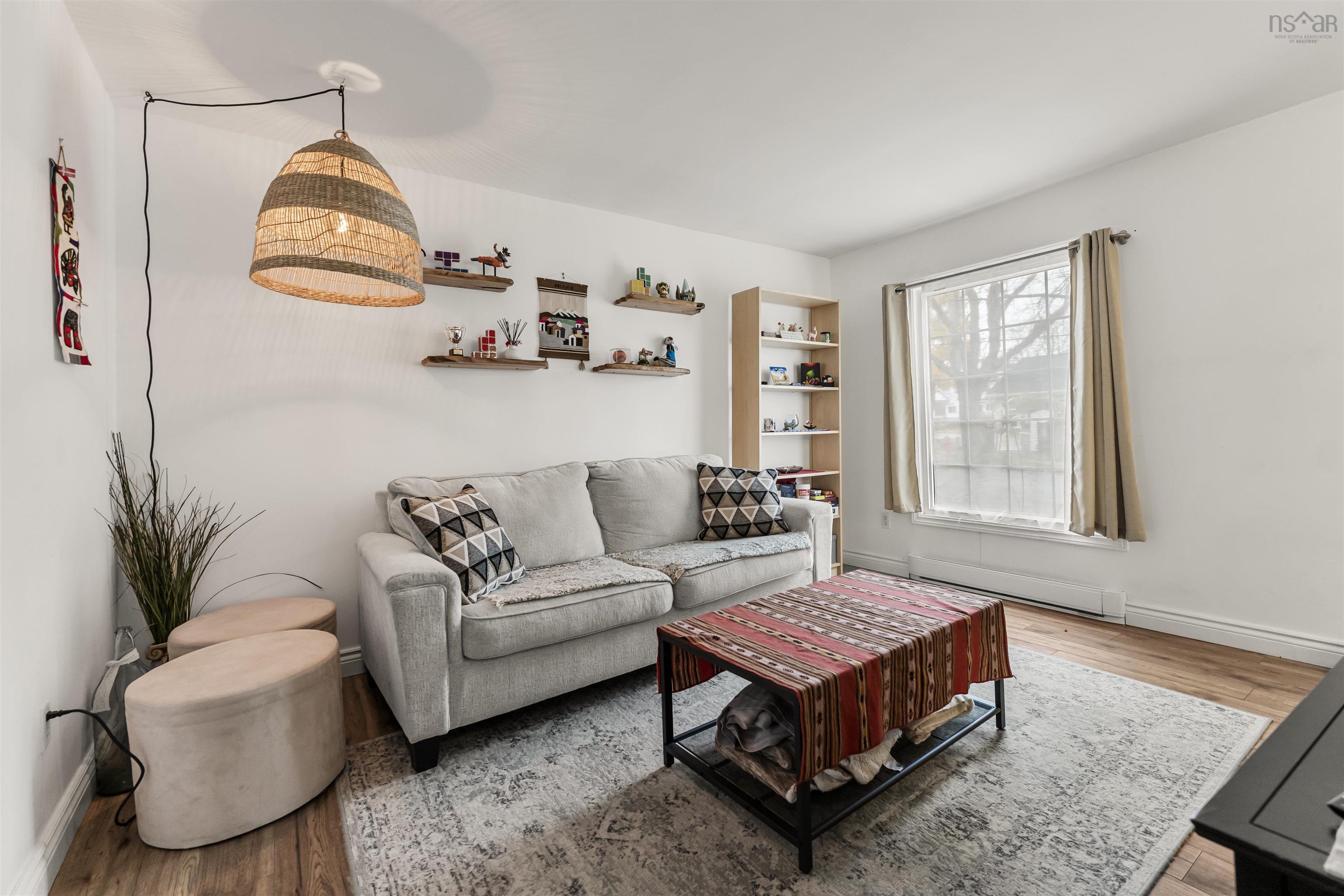 $409,900.00: 37 Russell Street, Dartmouth